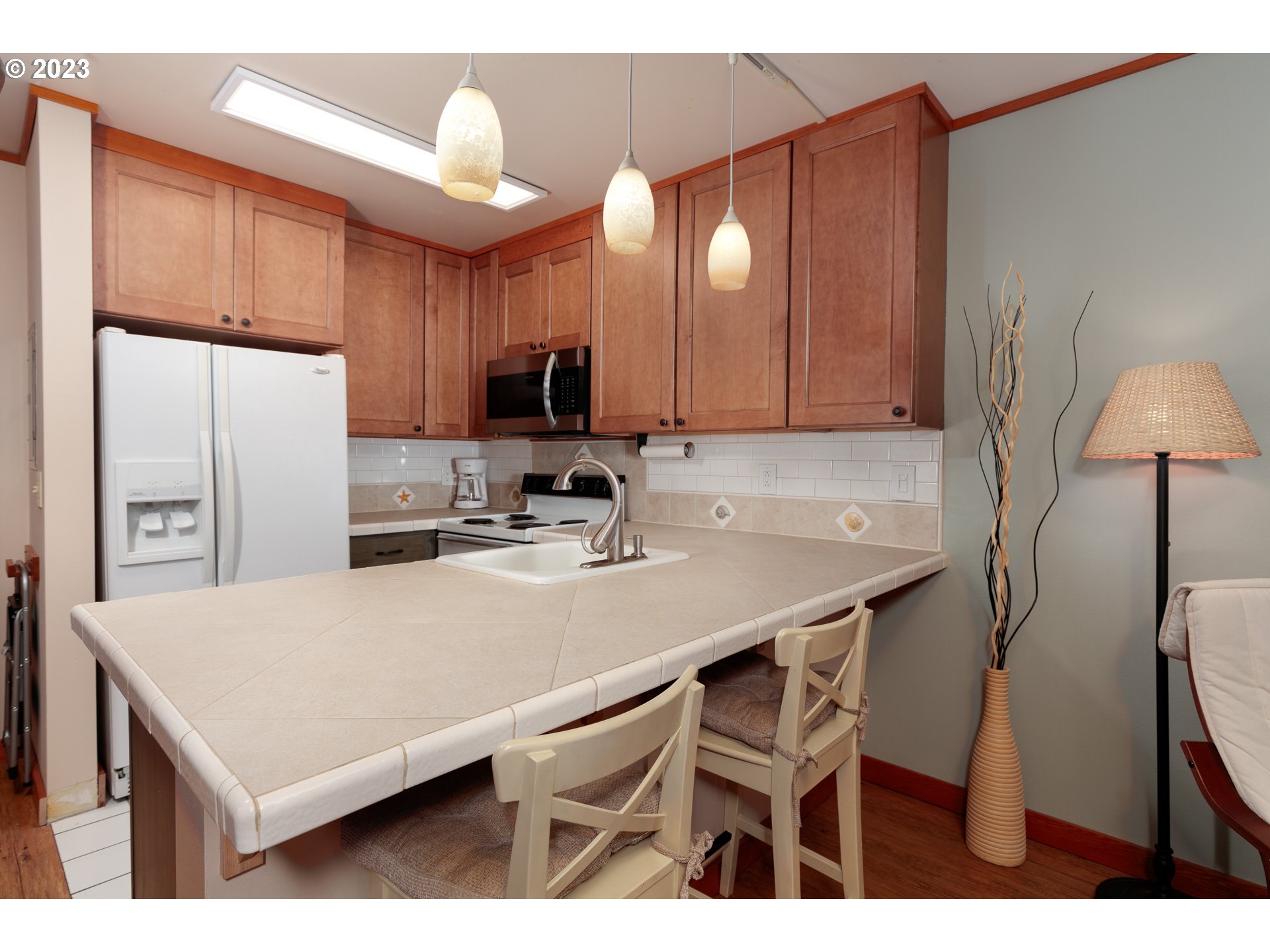 105 COUNTRY CLUB RD Unit: 16