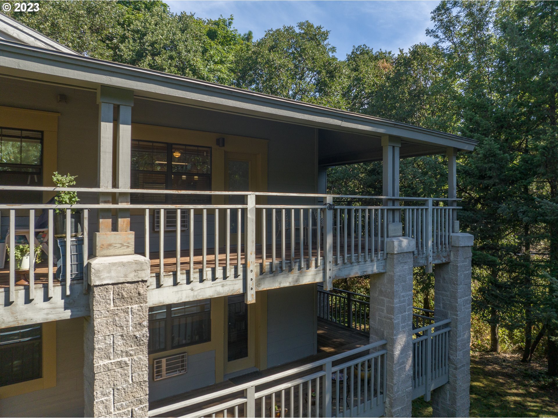105 COUNTRY CLUB RD Unit: 16