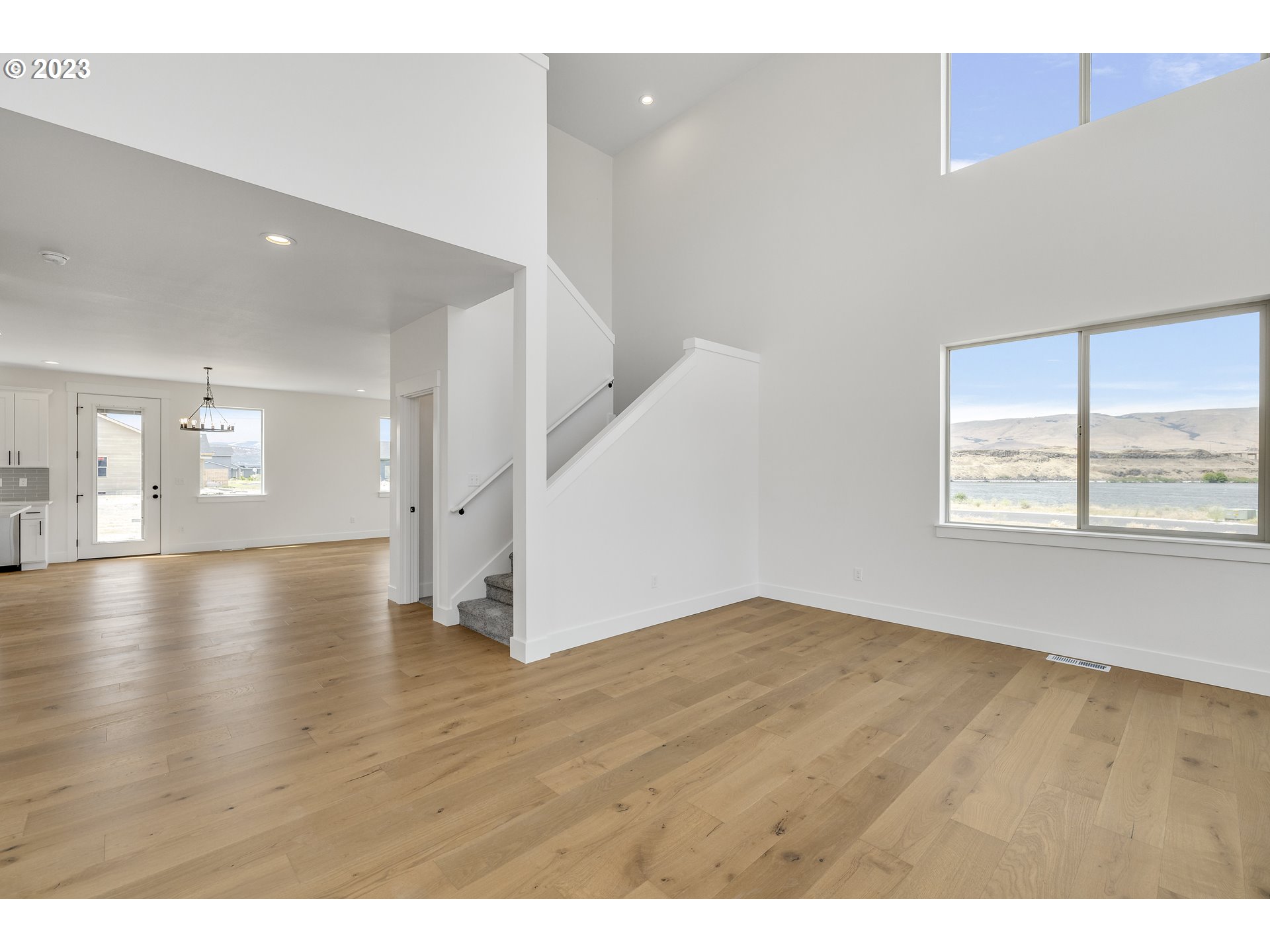 156 SOUTHSHORE AVE