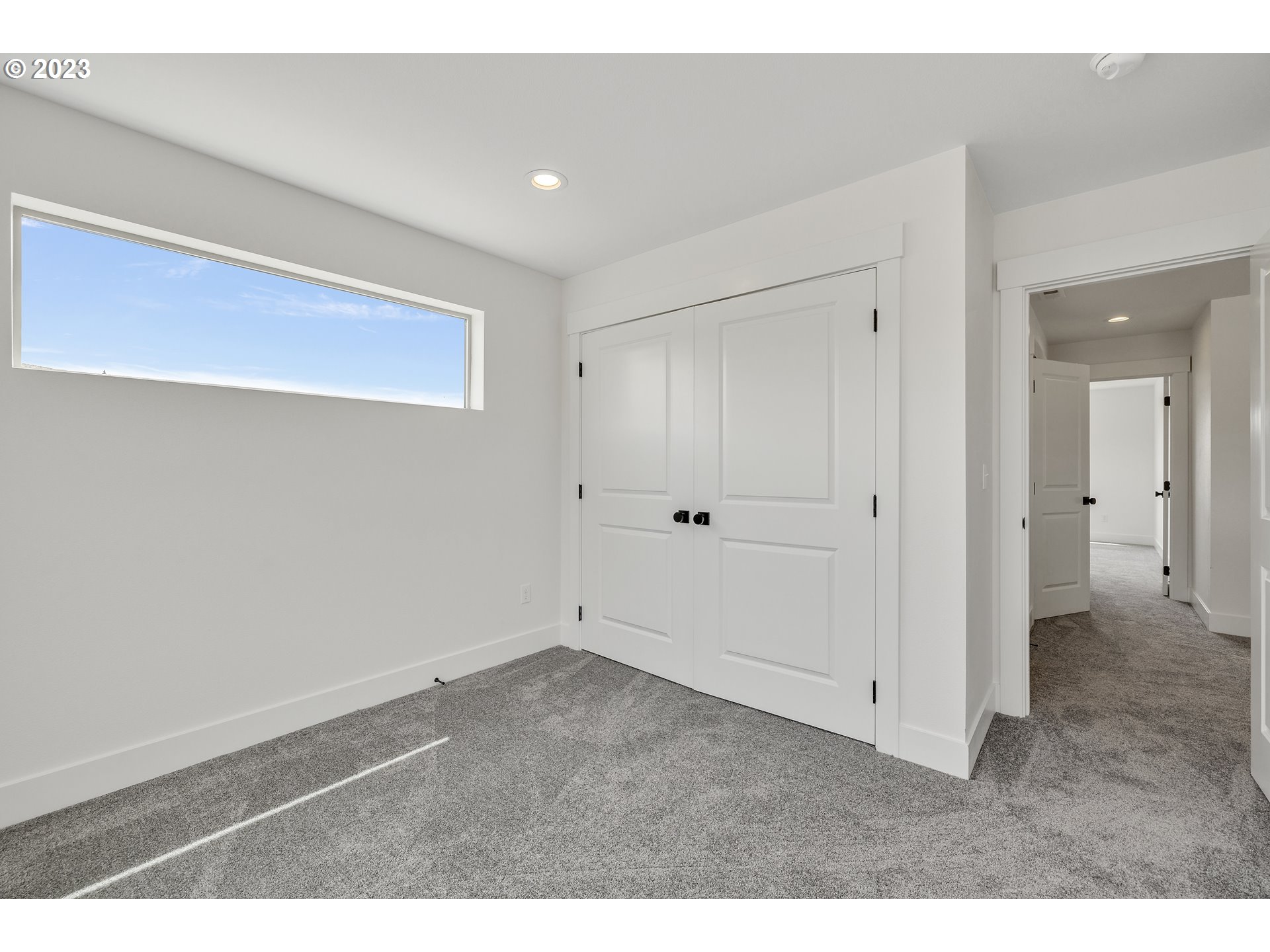 156 SOUTHSHORE AVE