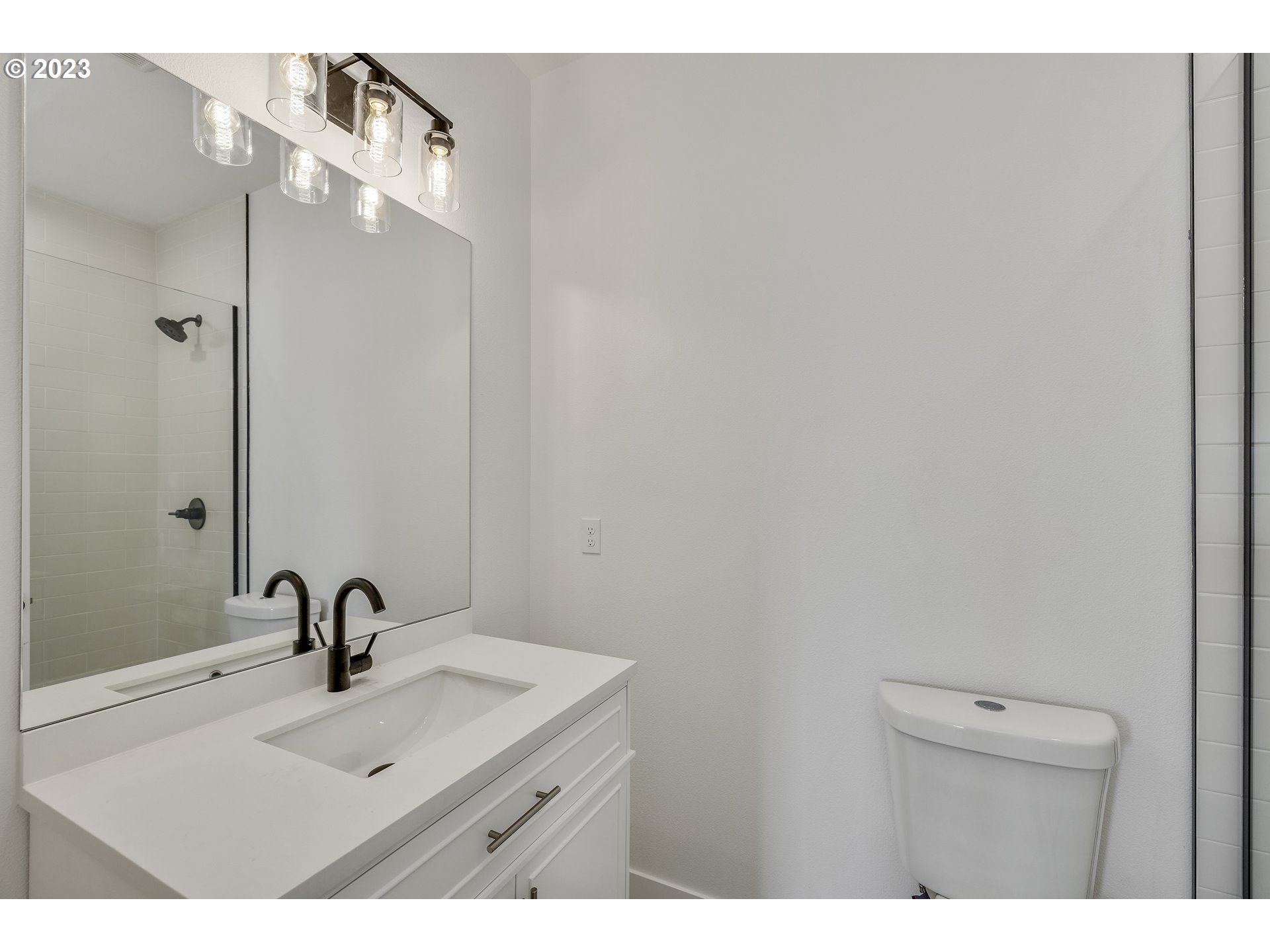 156 SOUTHSHORE AVE