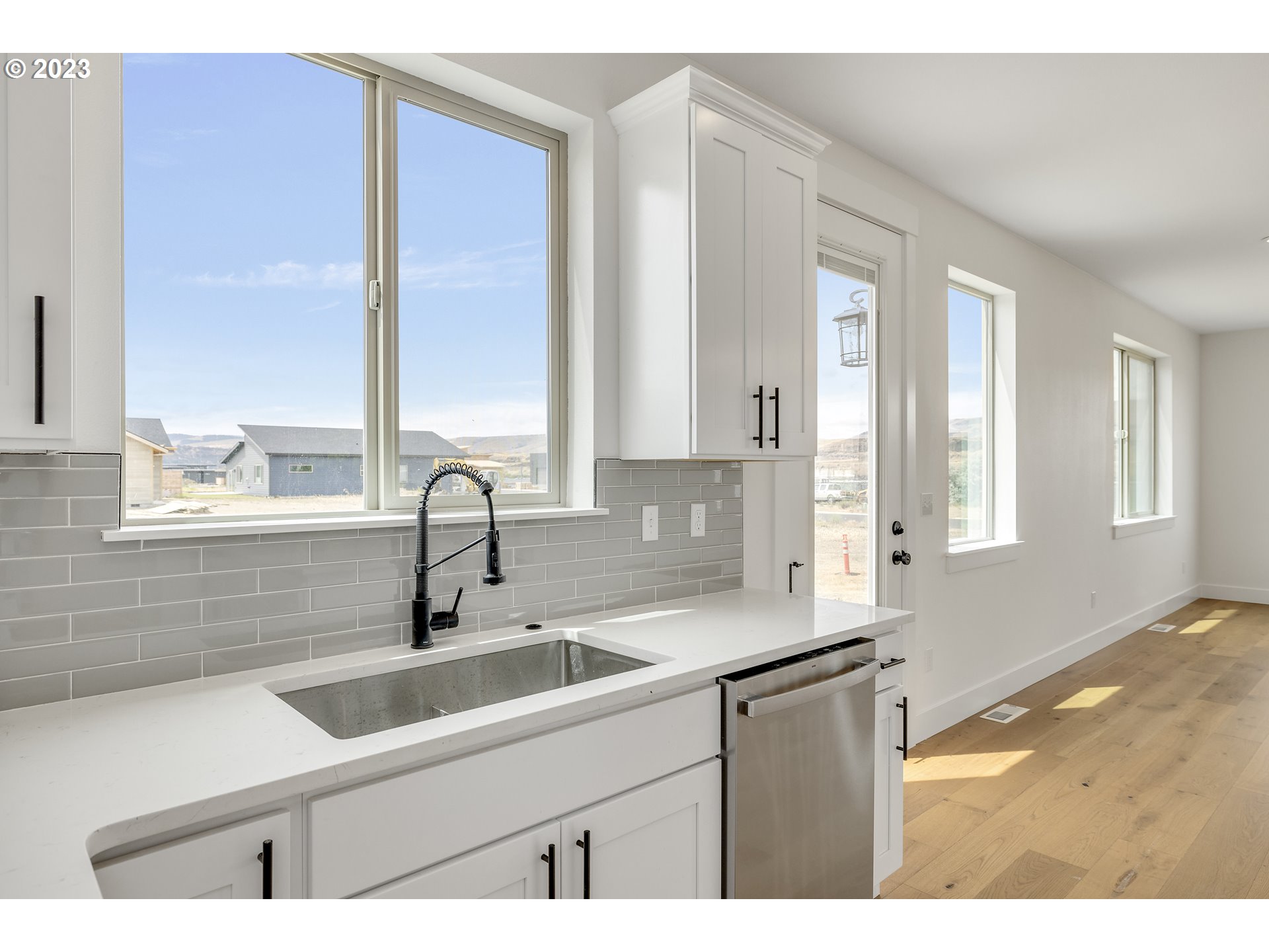 156 SOUTHSHORE AVE