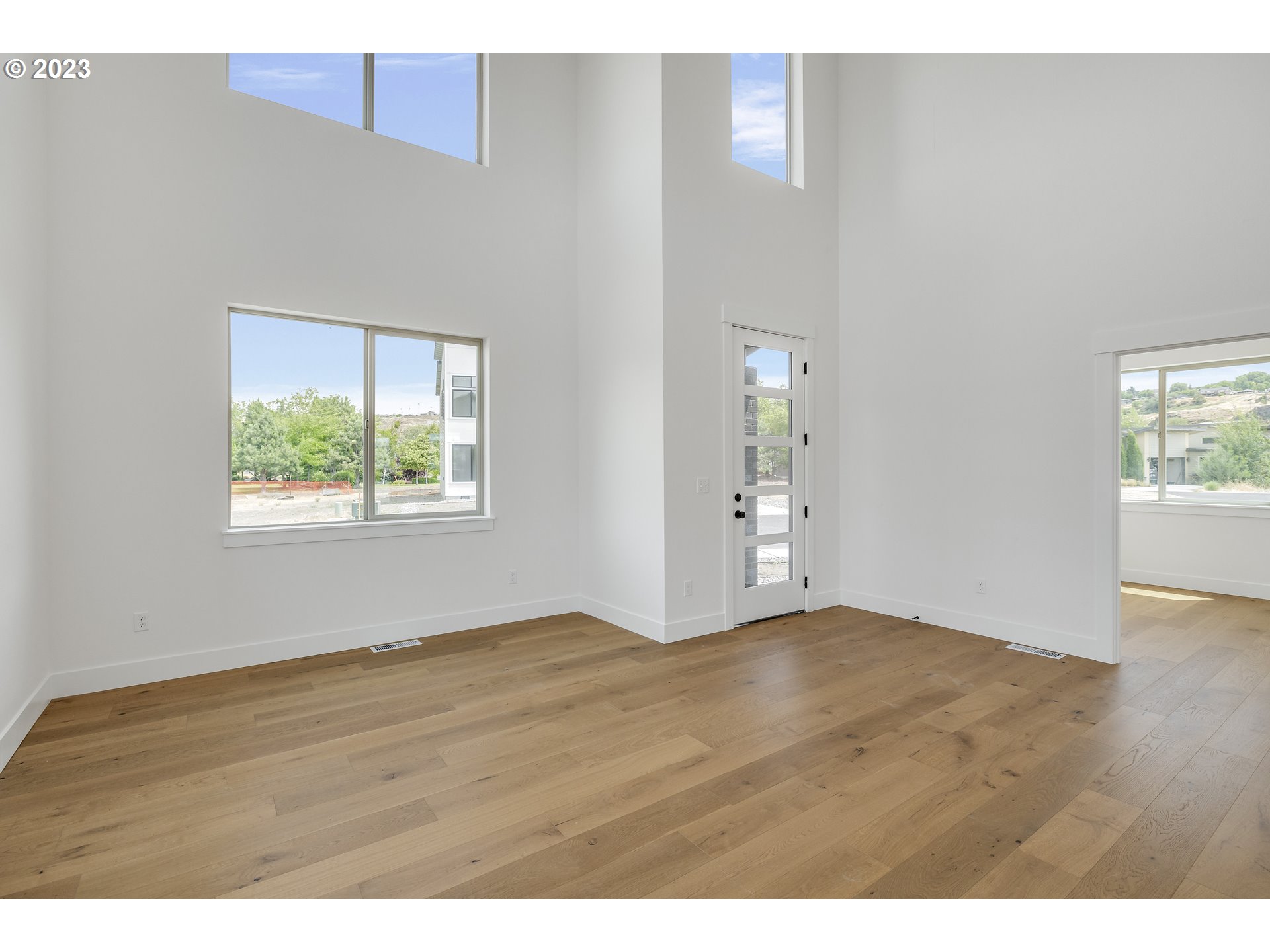 156 SOUTHSHORE AVE