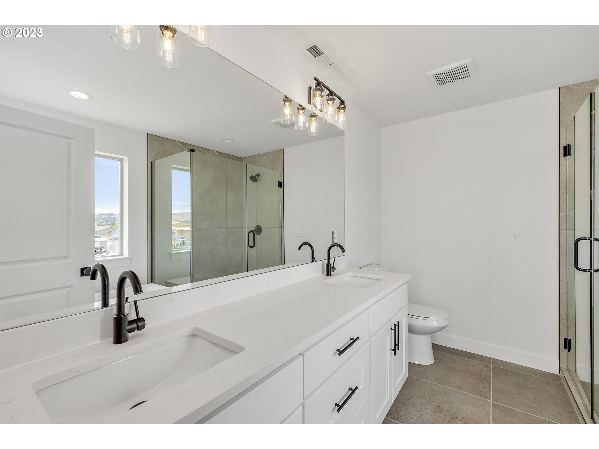 156 SOUTHSHORE AVE