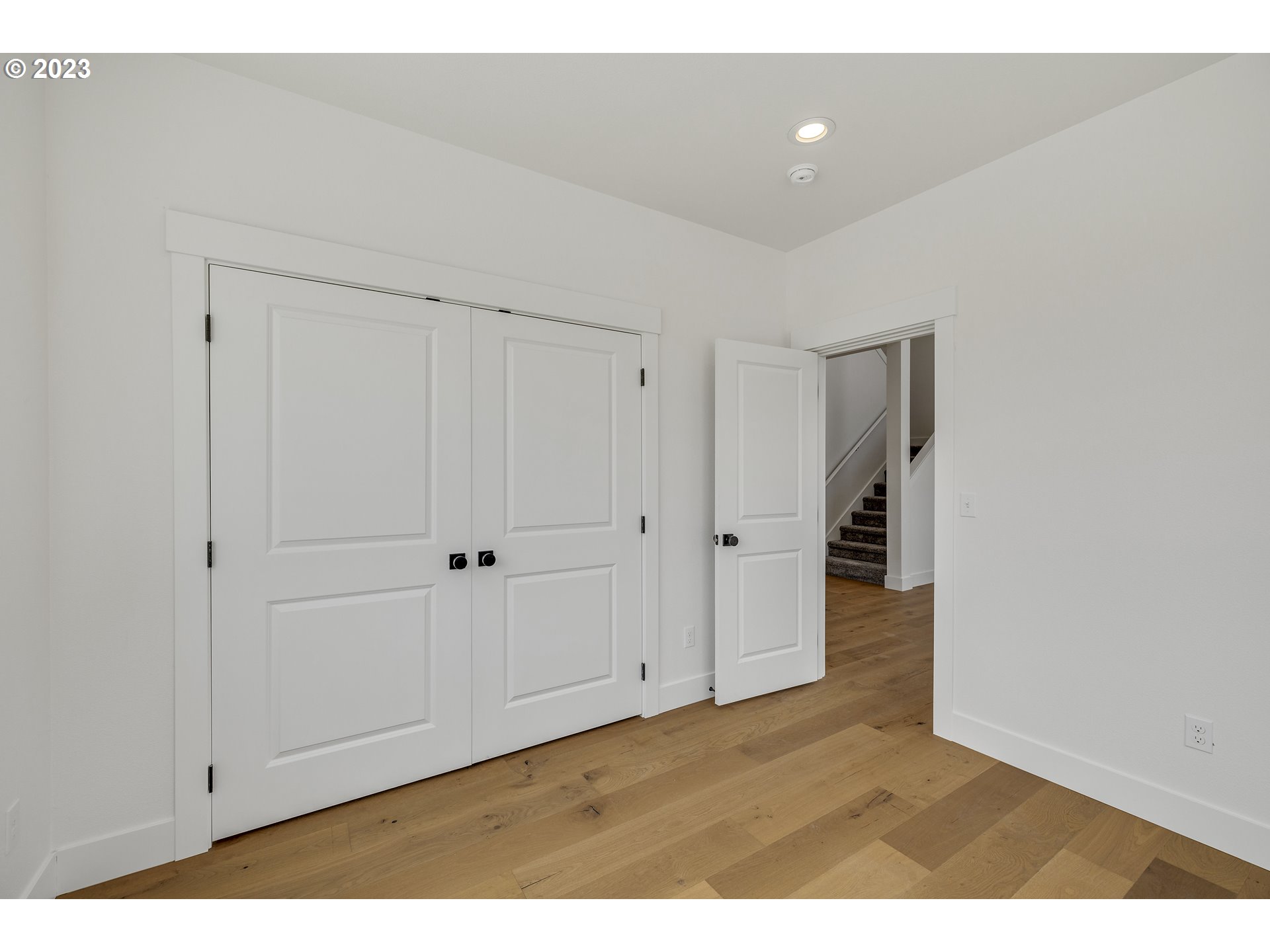 156 SOUTHSHORE AVE