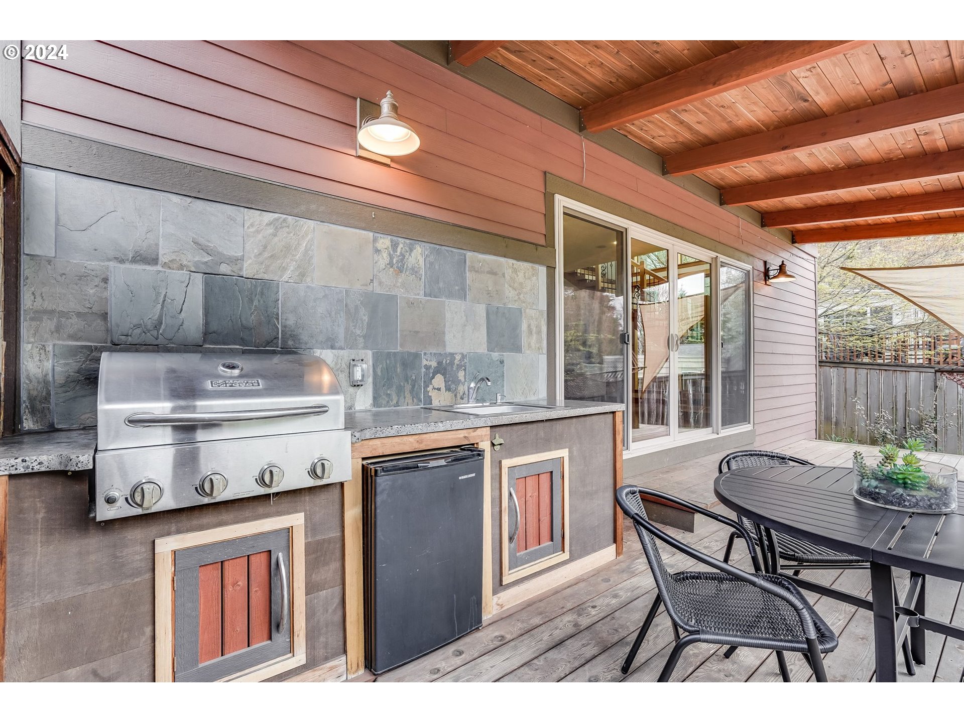 1822 MAY ST