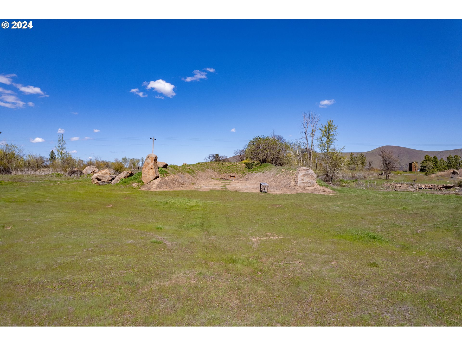 81582 WAMIC MARKET RD