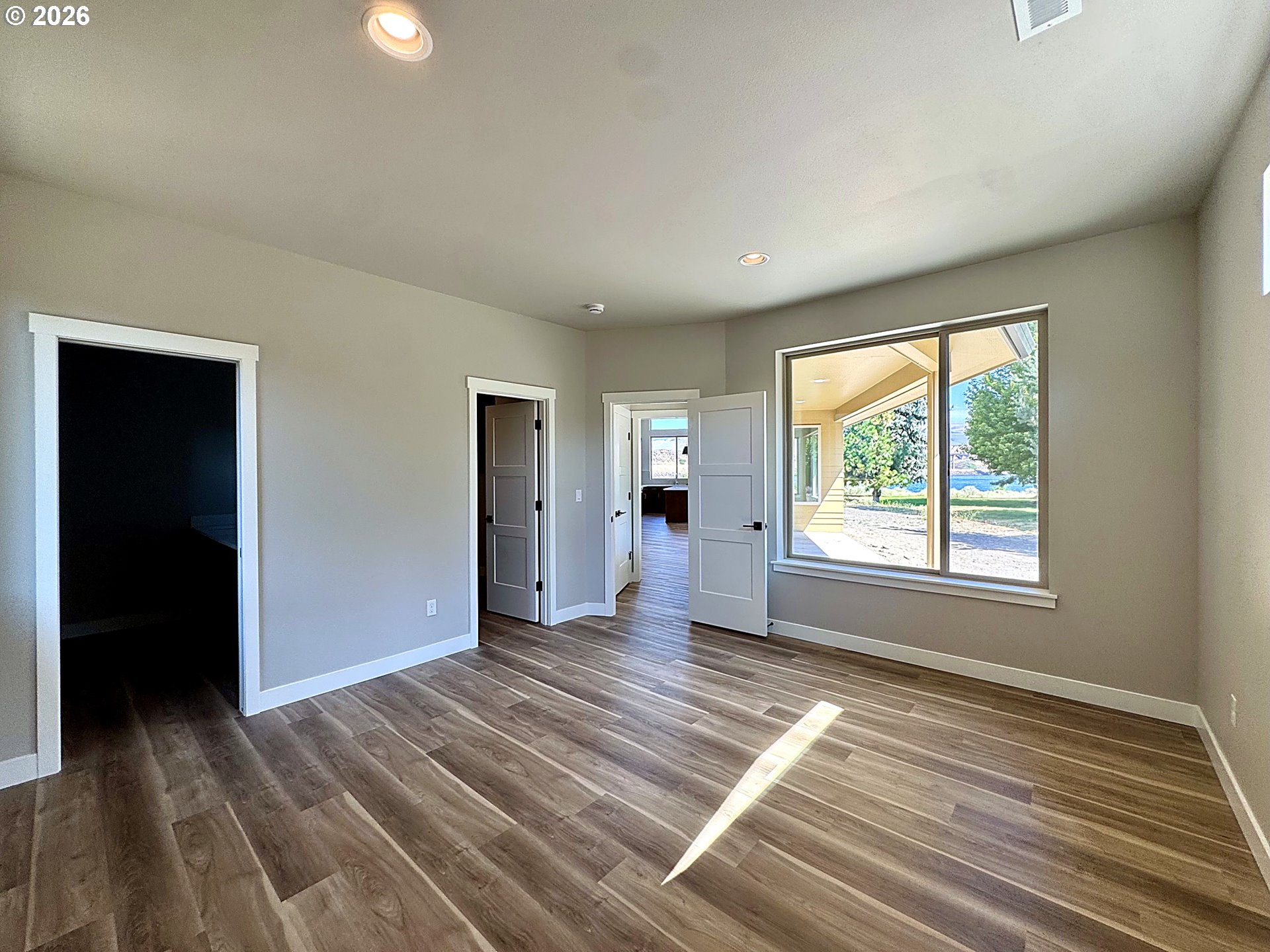 155 SOUTHSHORE AVE