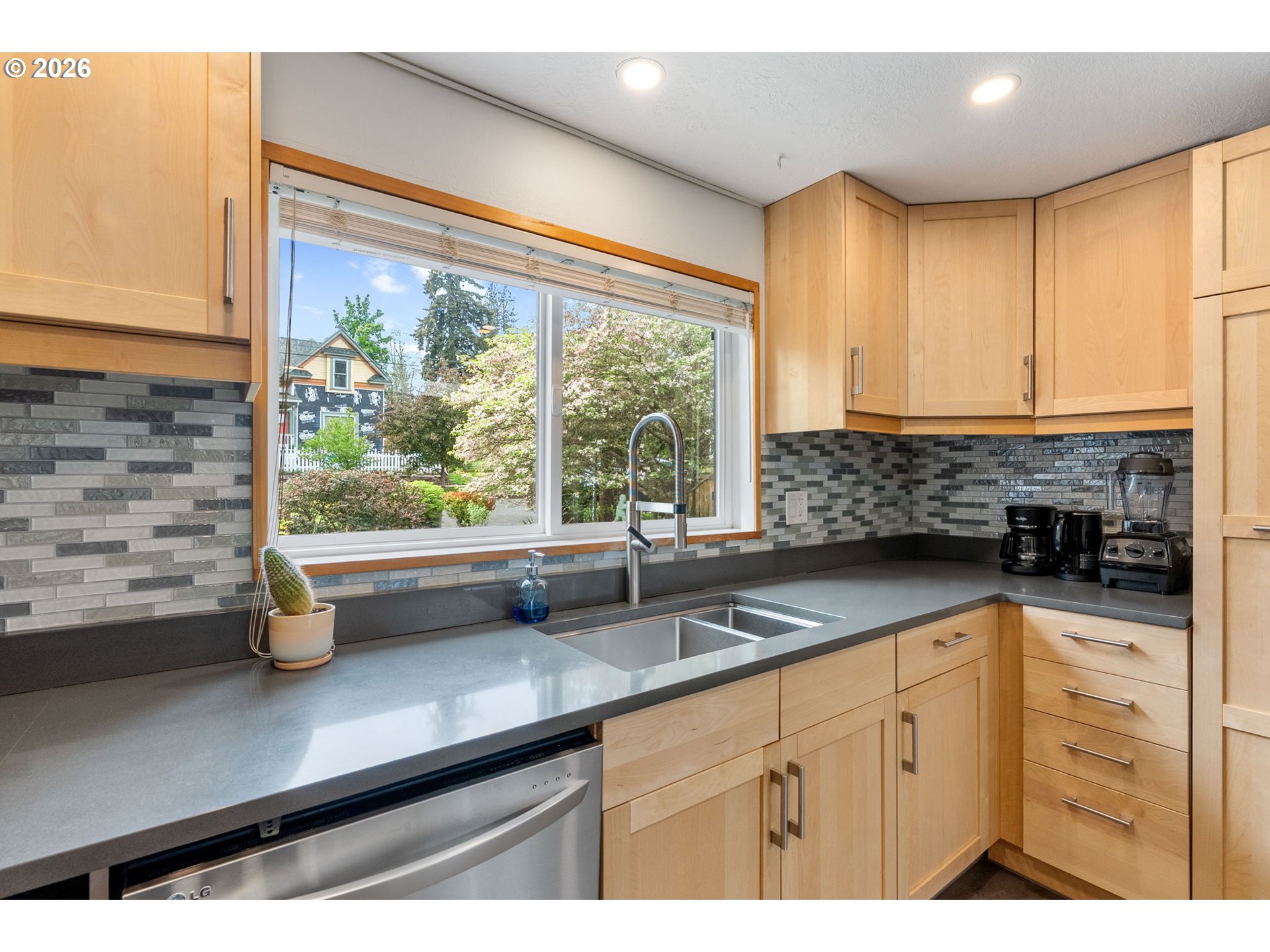 714 PROSPECT AVE