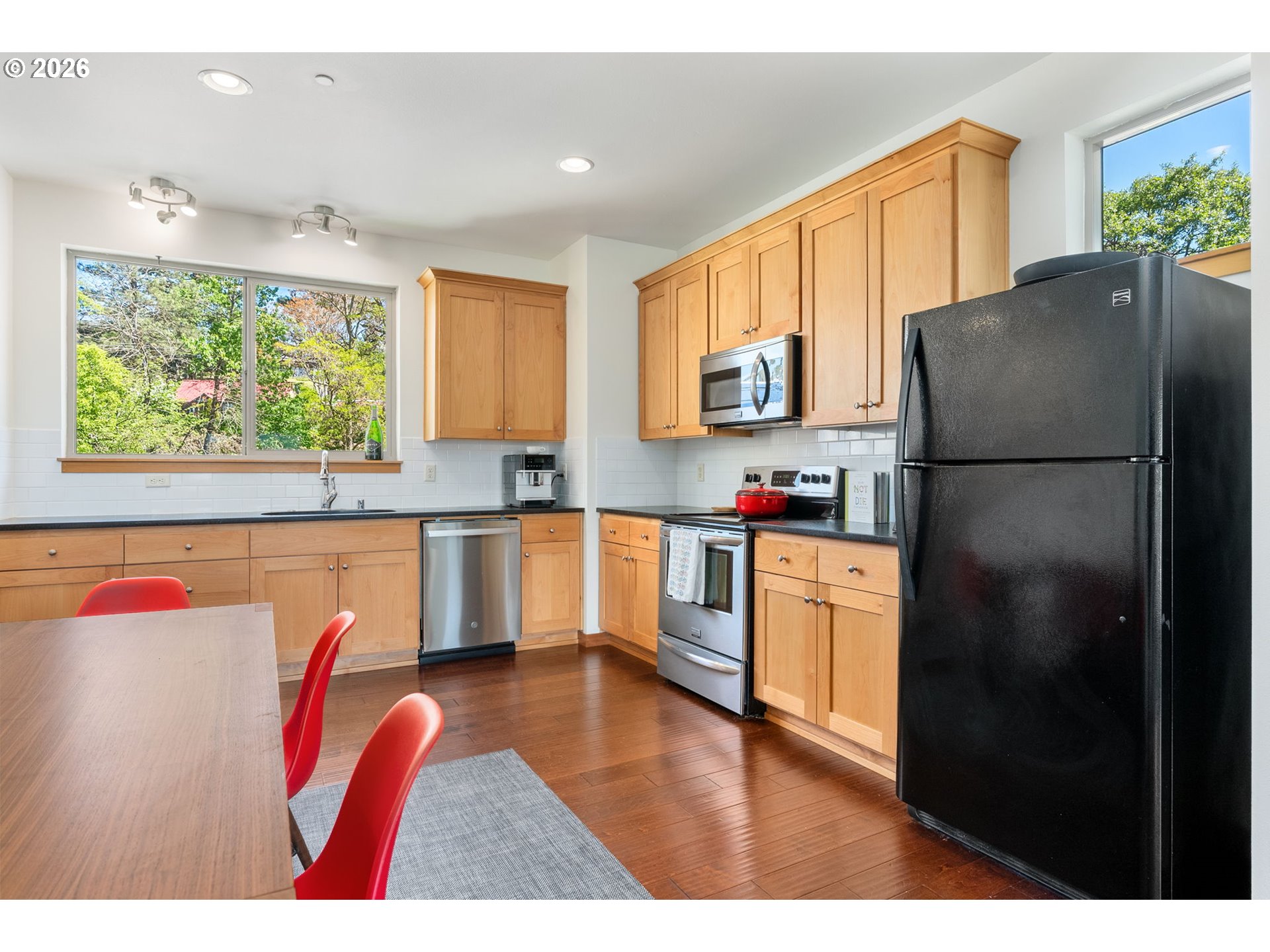 511 SE UPPER WYERS