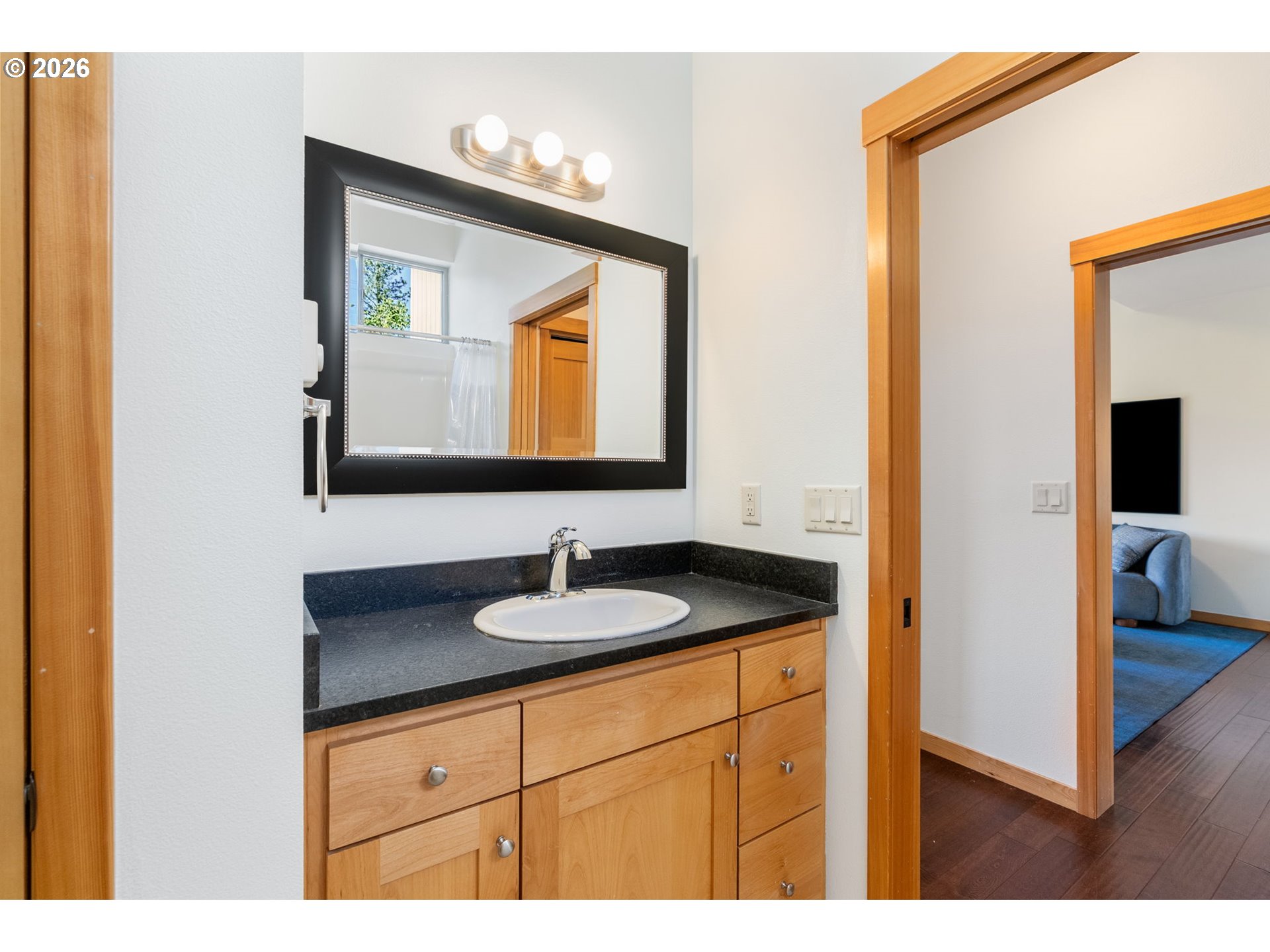 511 SE UPPER WYERS