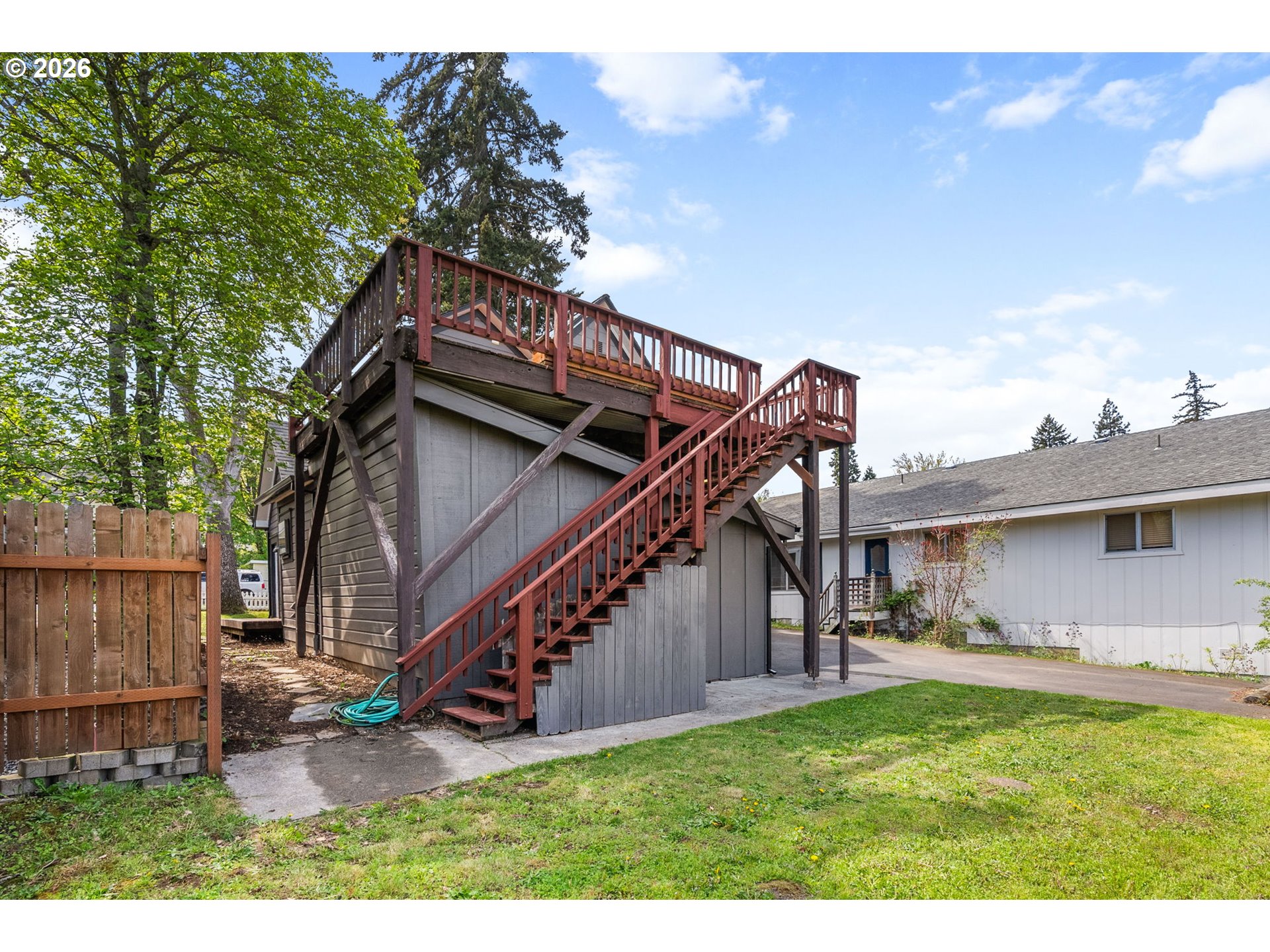 1220 EUGENE ST