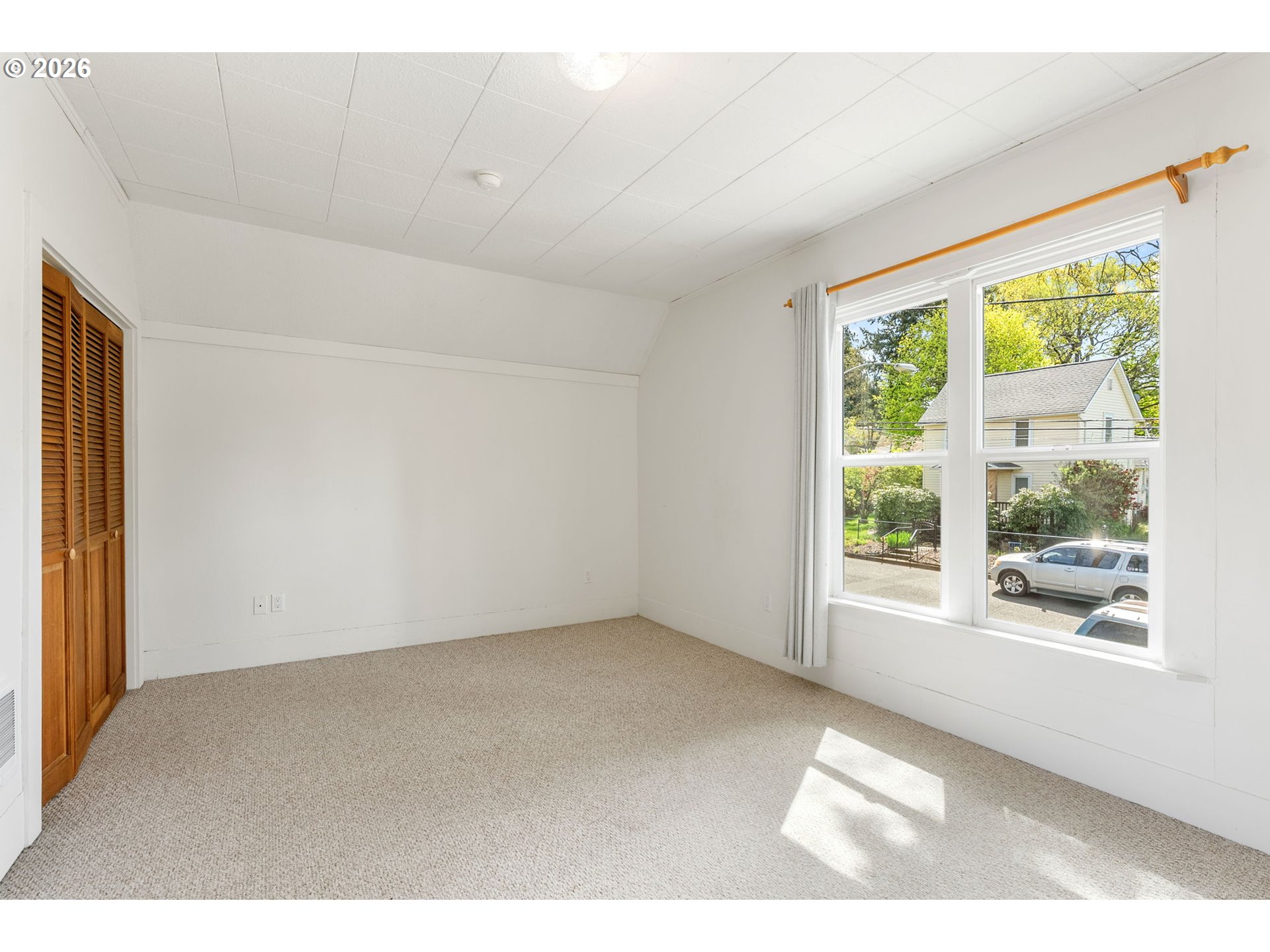 1220 EUGENE ST