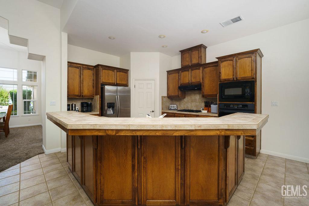 11609 Silver Crown Avenue