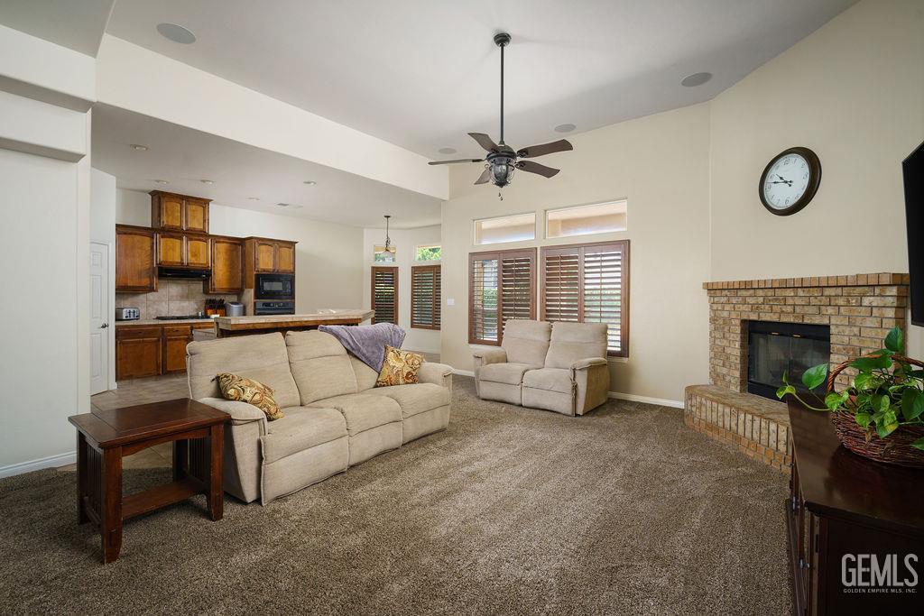 11609 Silver Crown Avenue