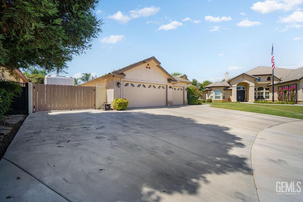 11609 Silver Crown Avenue