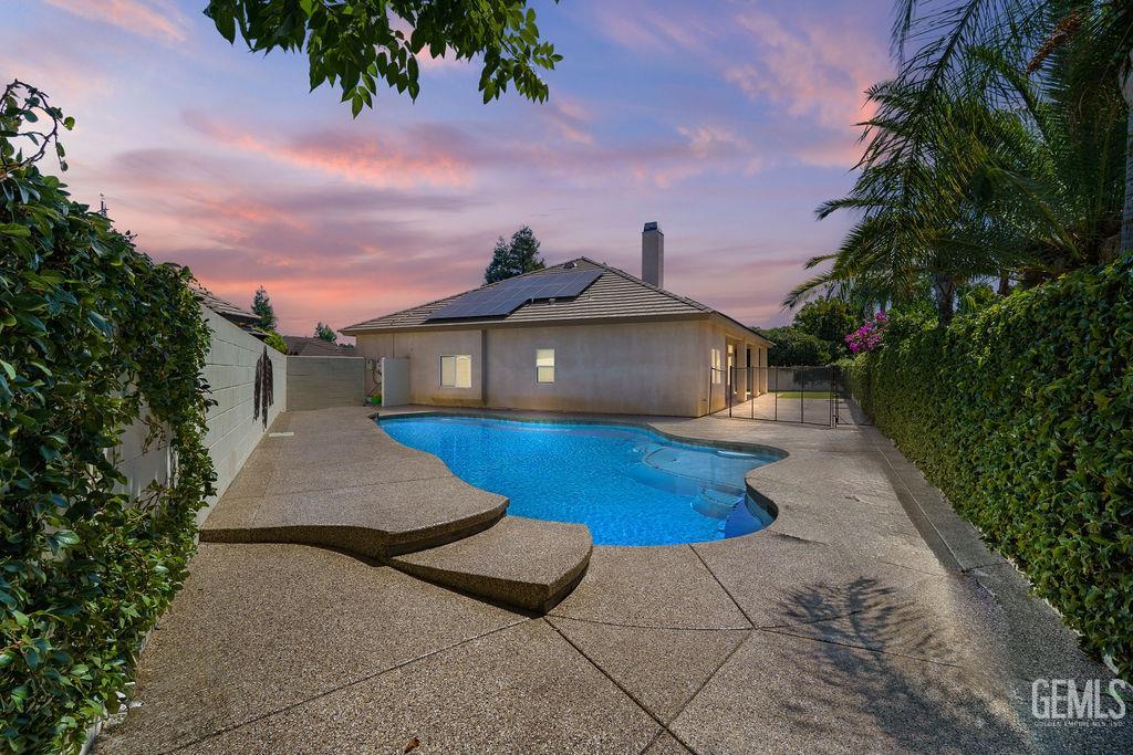 11609 Silver Crown Avenue