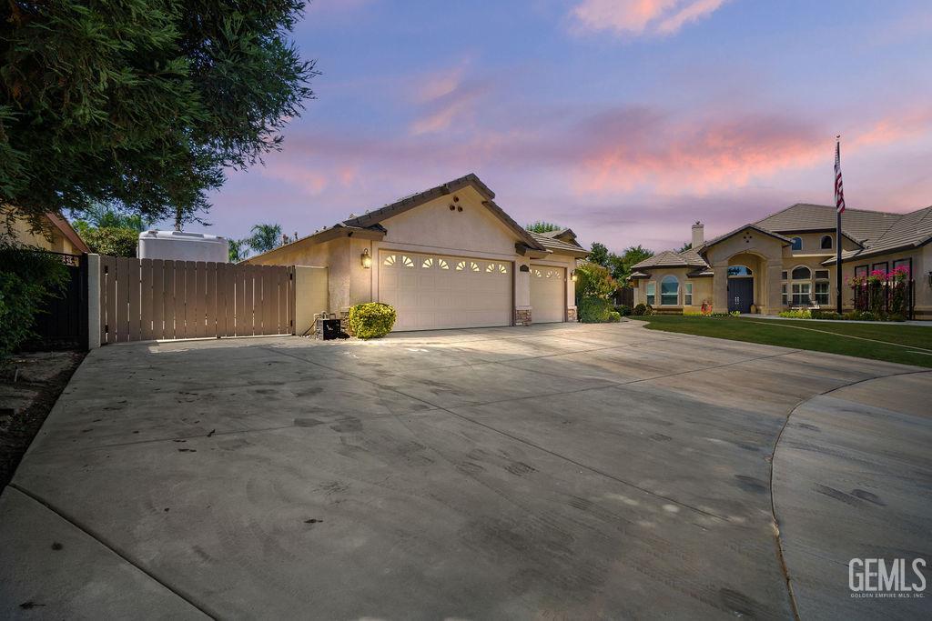 11609 Silver Crown Avenue