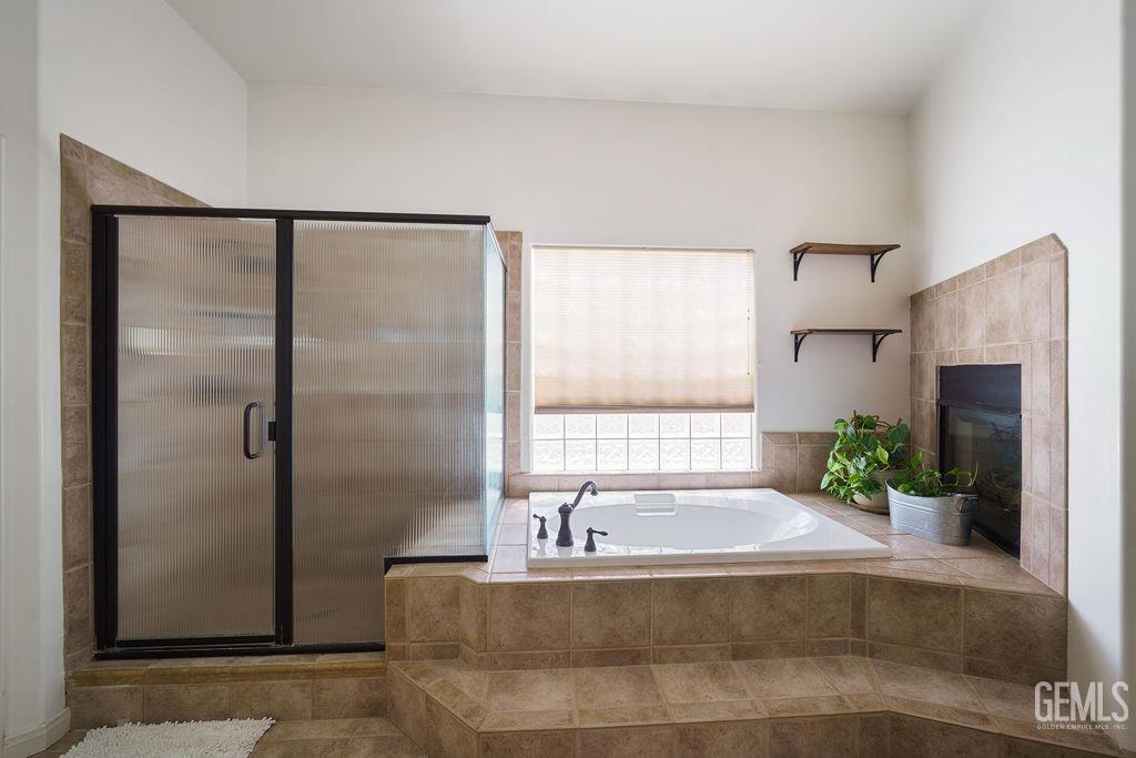 11609 Silver Crown Avenue