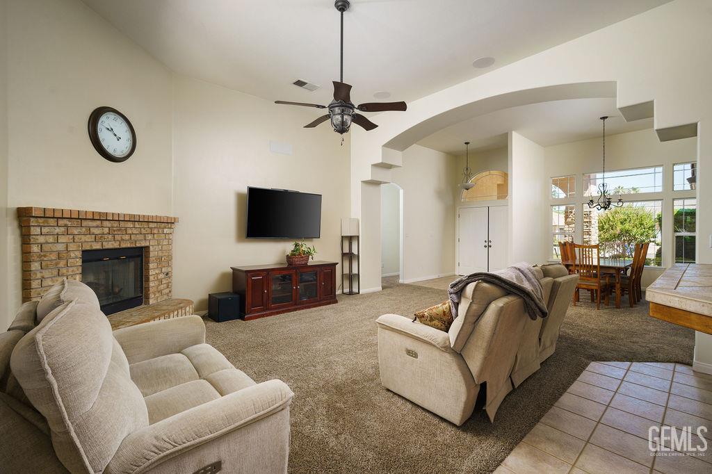 11609 Silver Crown Avenue