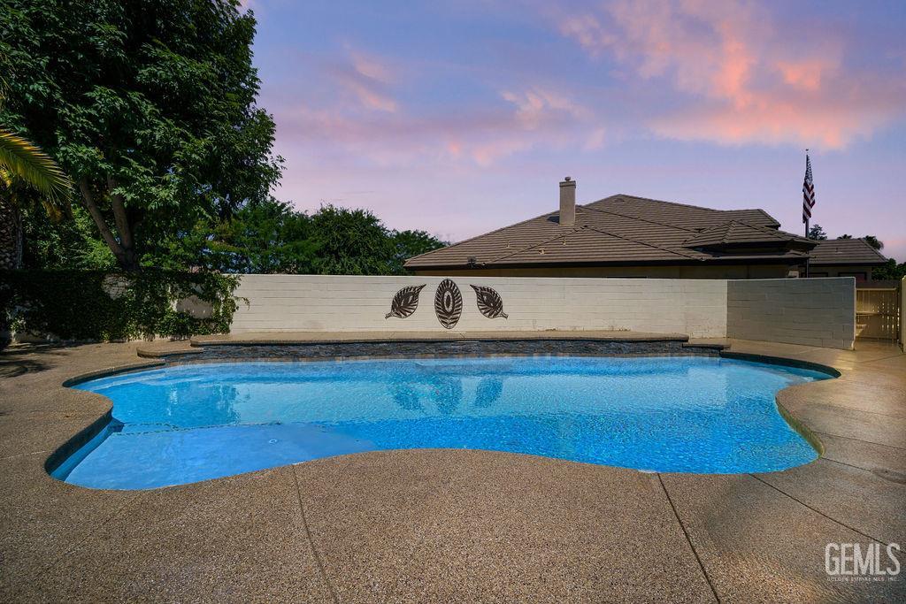 11609 Silver Crown Avenue