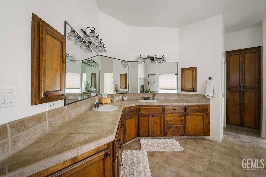 11609 Silver Crown Avenue