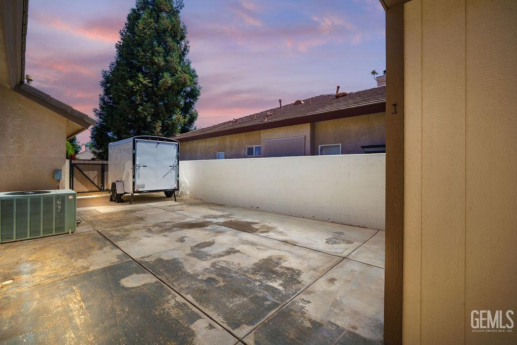 11609 Silver Crown Avenue