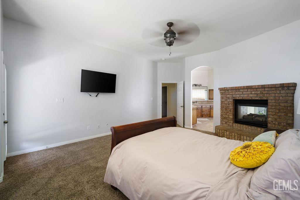 11609 Silver Crown Avenue