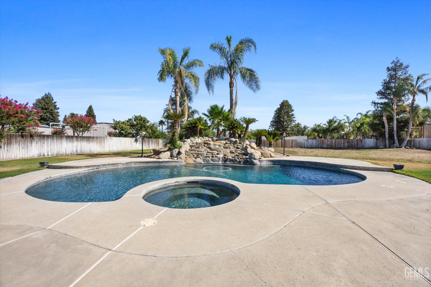 15400 Mabel Court