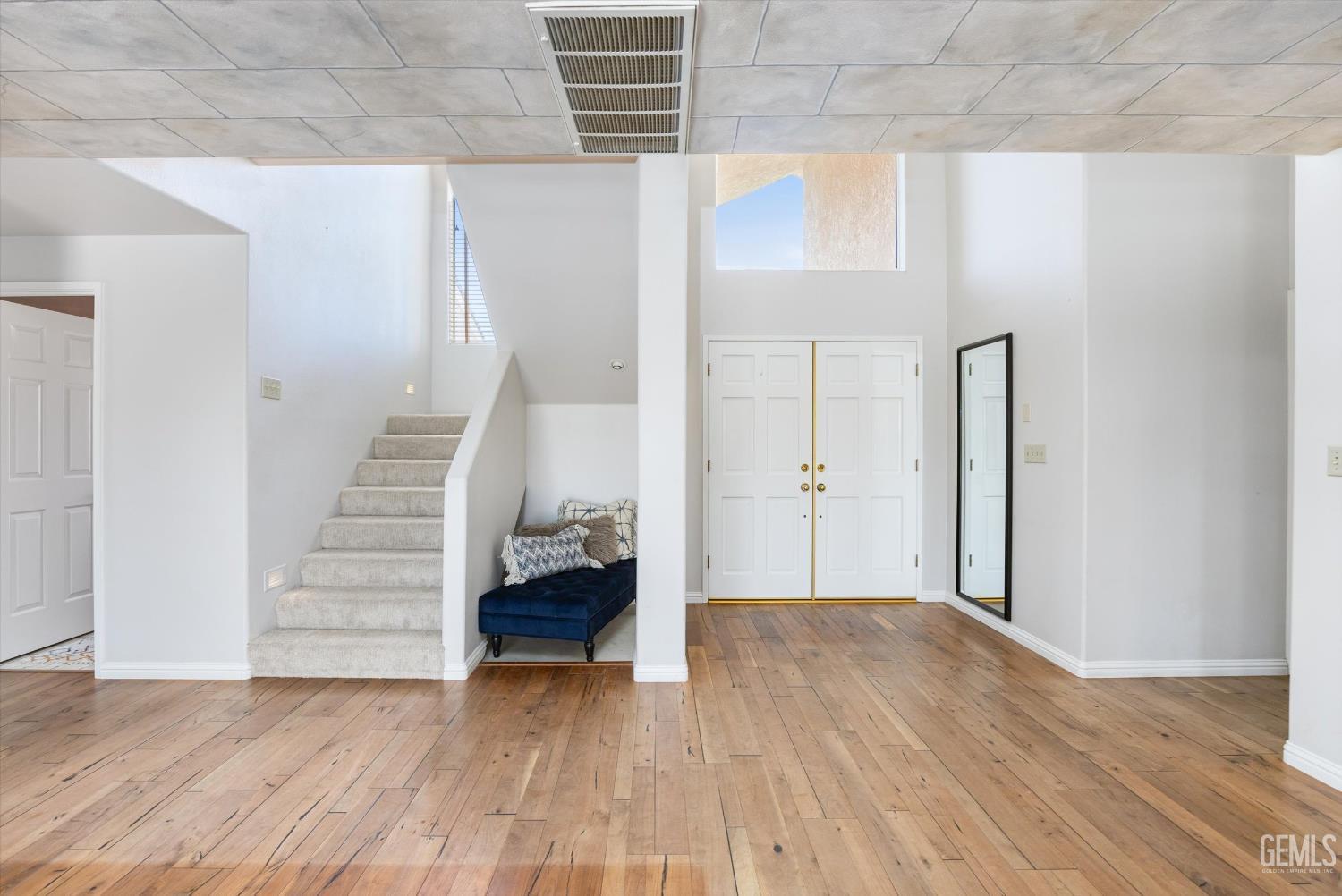 15400 Mabel Court