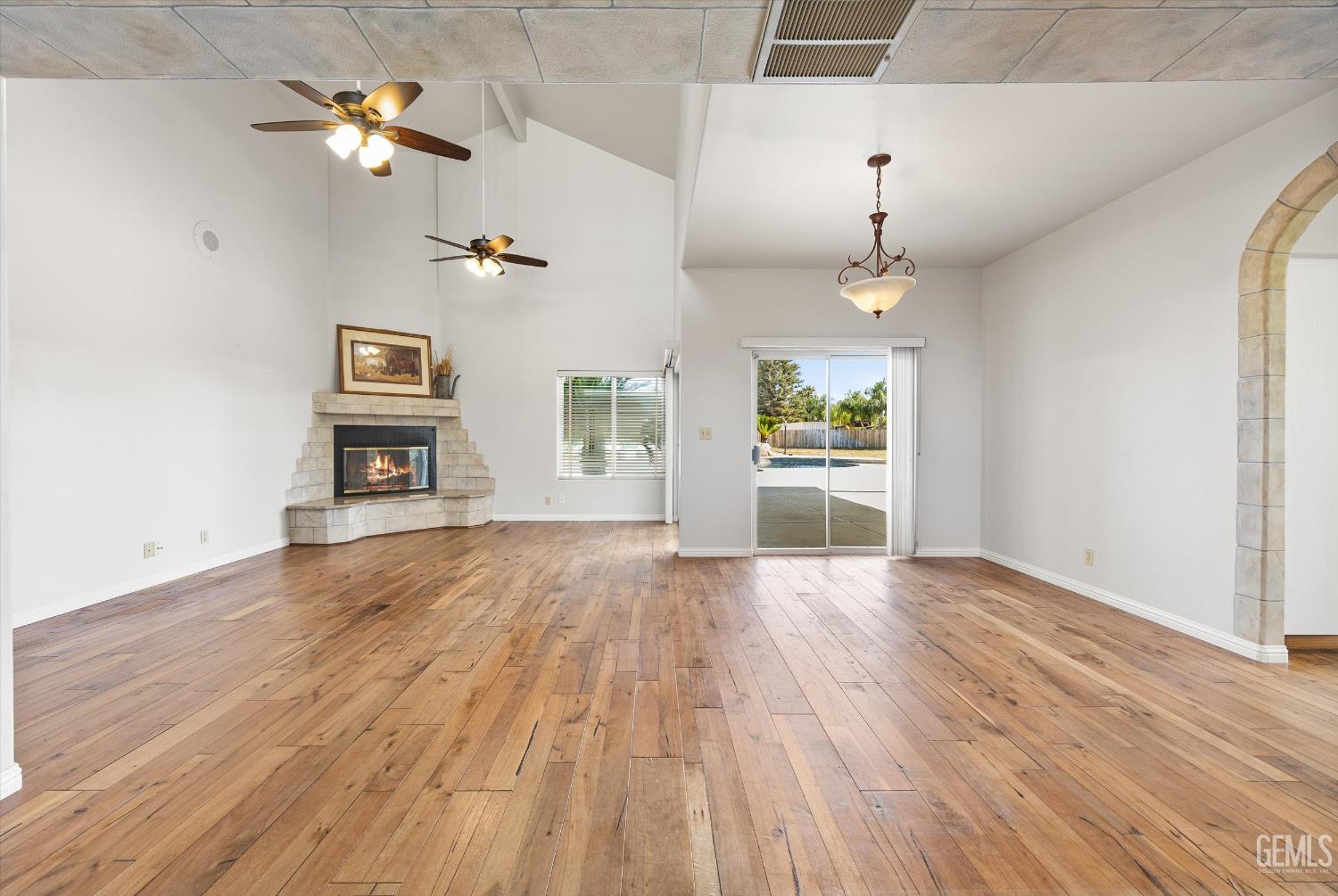 15400 Mabel Court