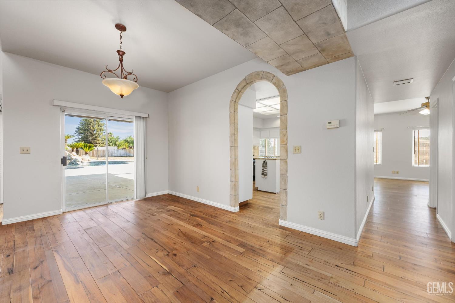 15400 Mabel Court