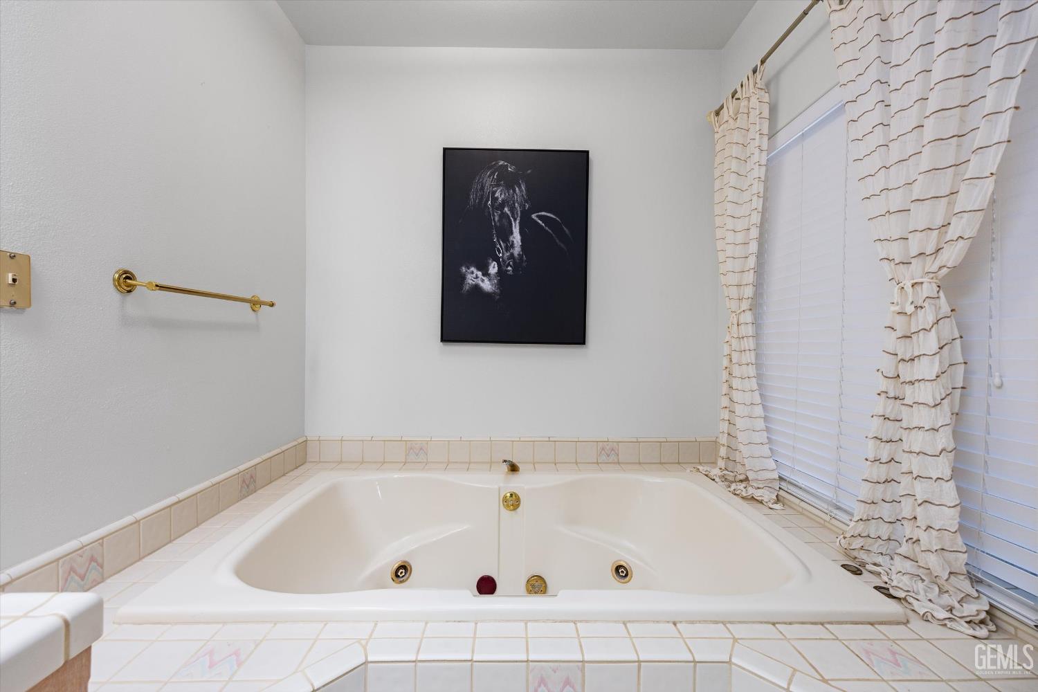 15400 Mabel Court