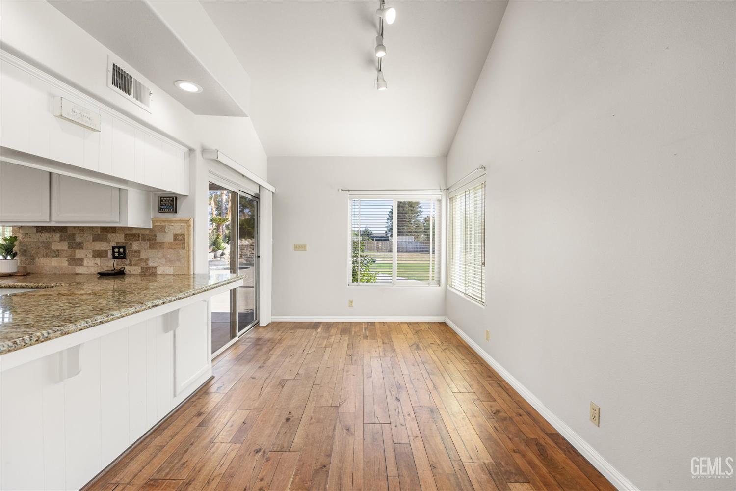 15400 Mabel Court