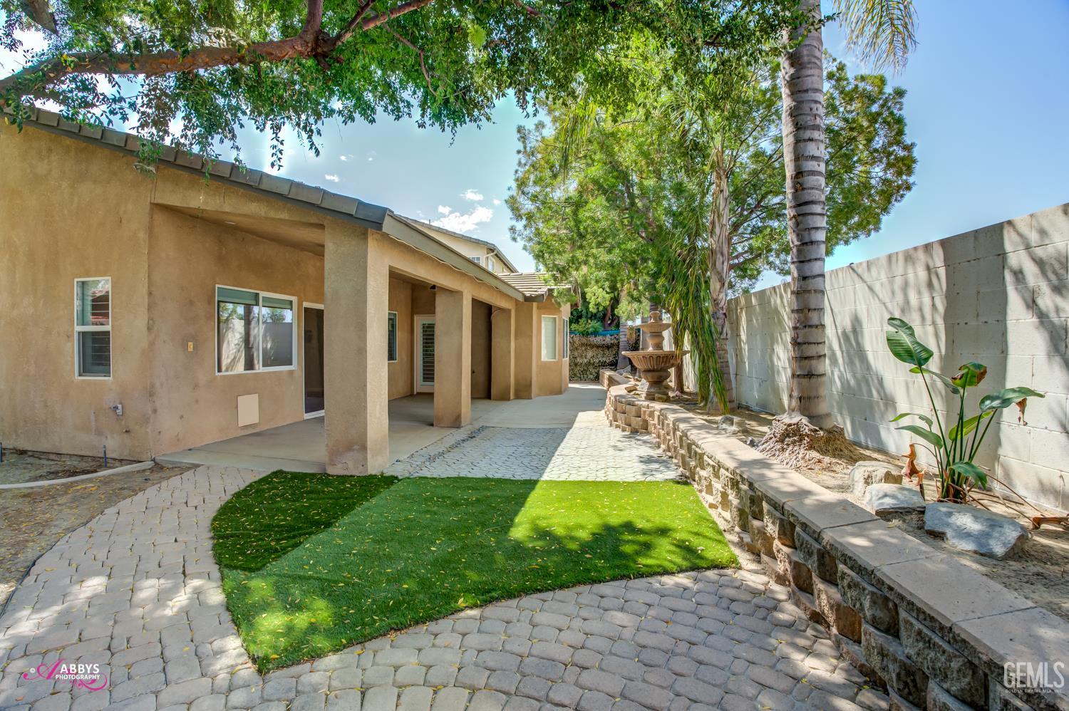 11814 Grecian Laurel Drive