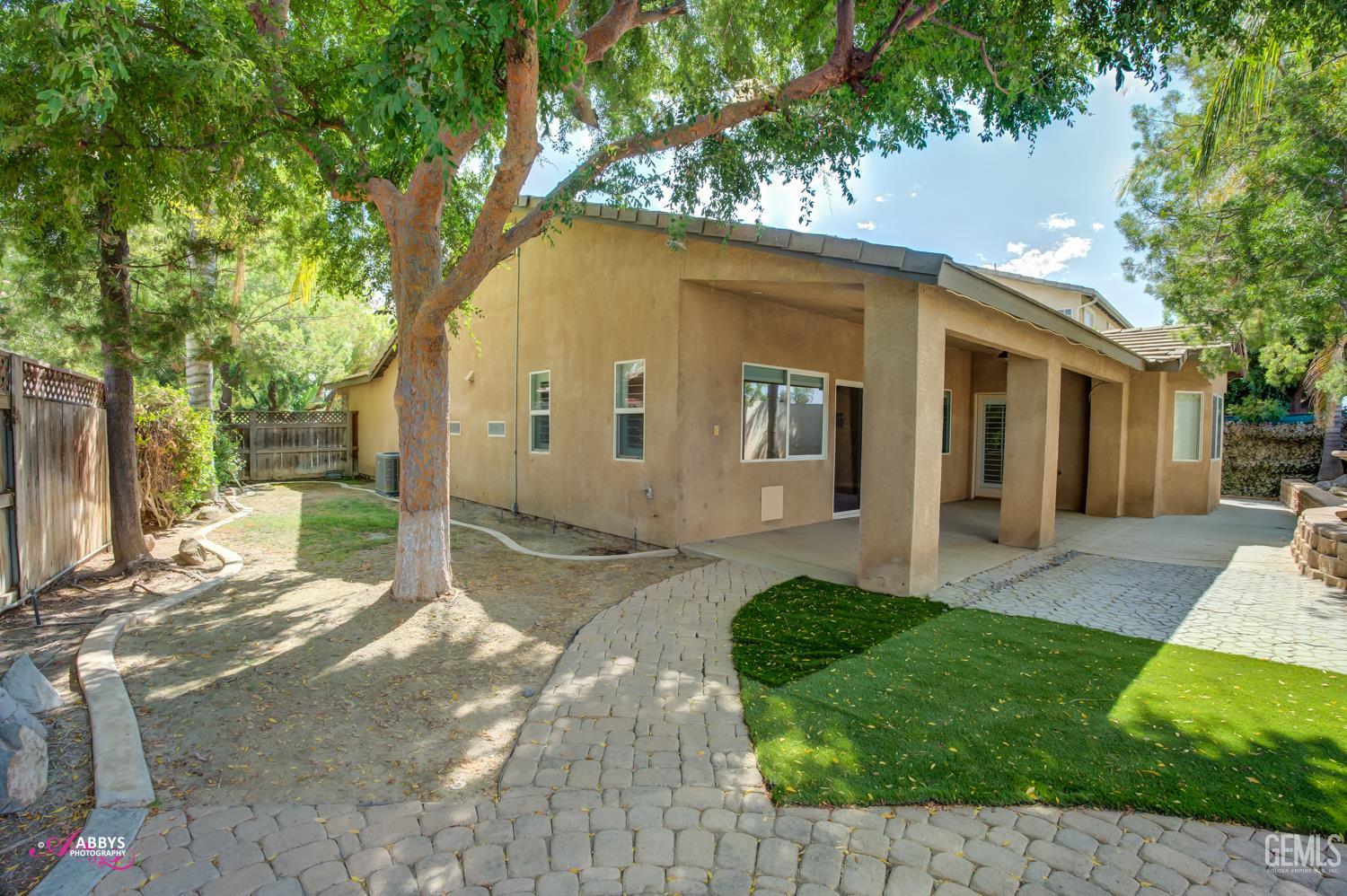 11814 Grecian Laurel Drive