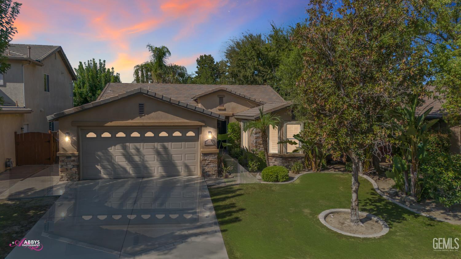 11814 Grecian Laurel Drive