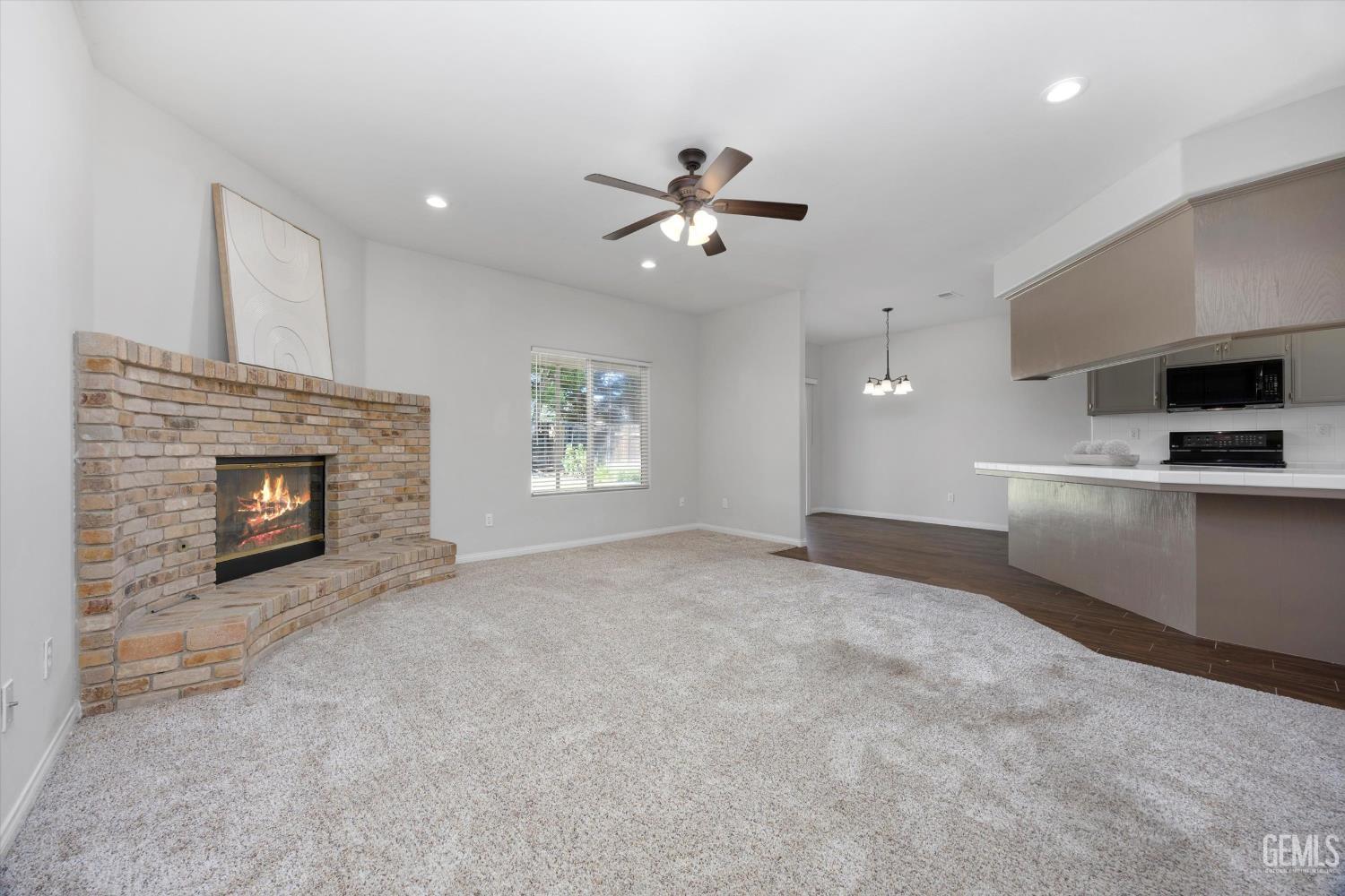 9808 Paper Moon Way