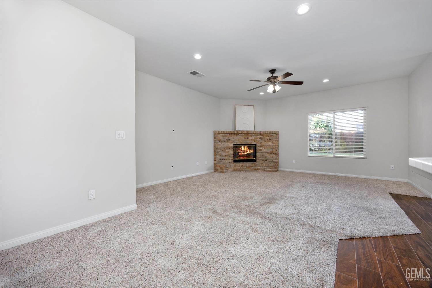 9808 Paper Moon Way