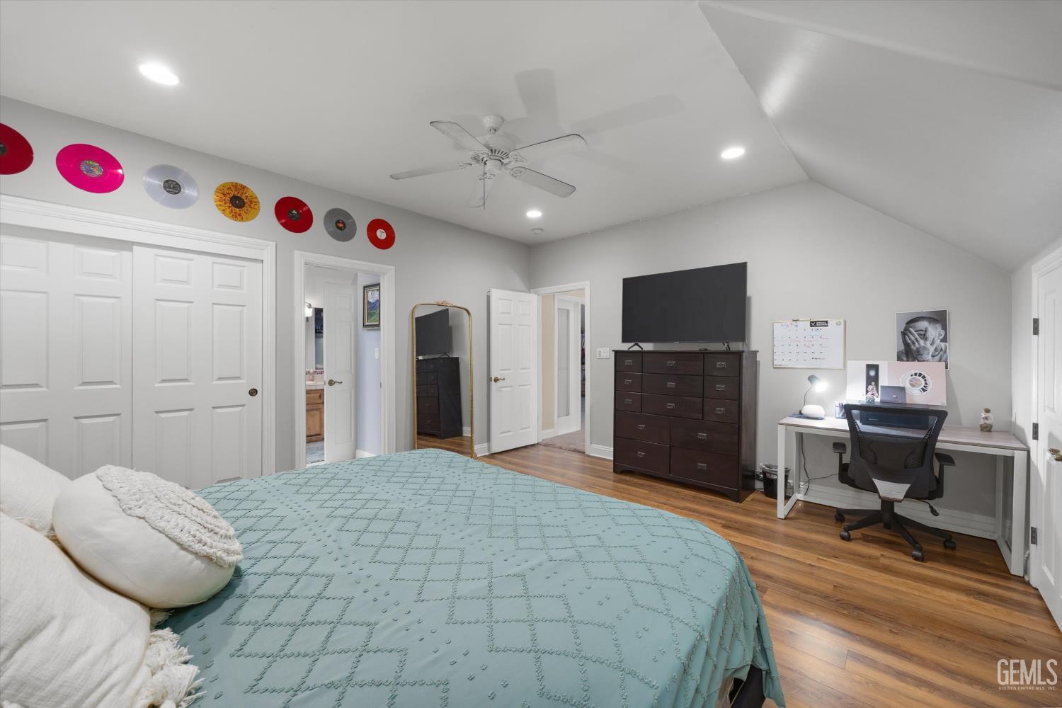 15112 Sunnybank Avenue