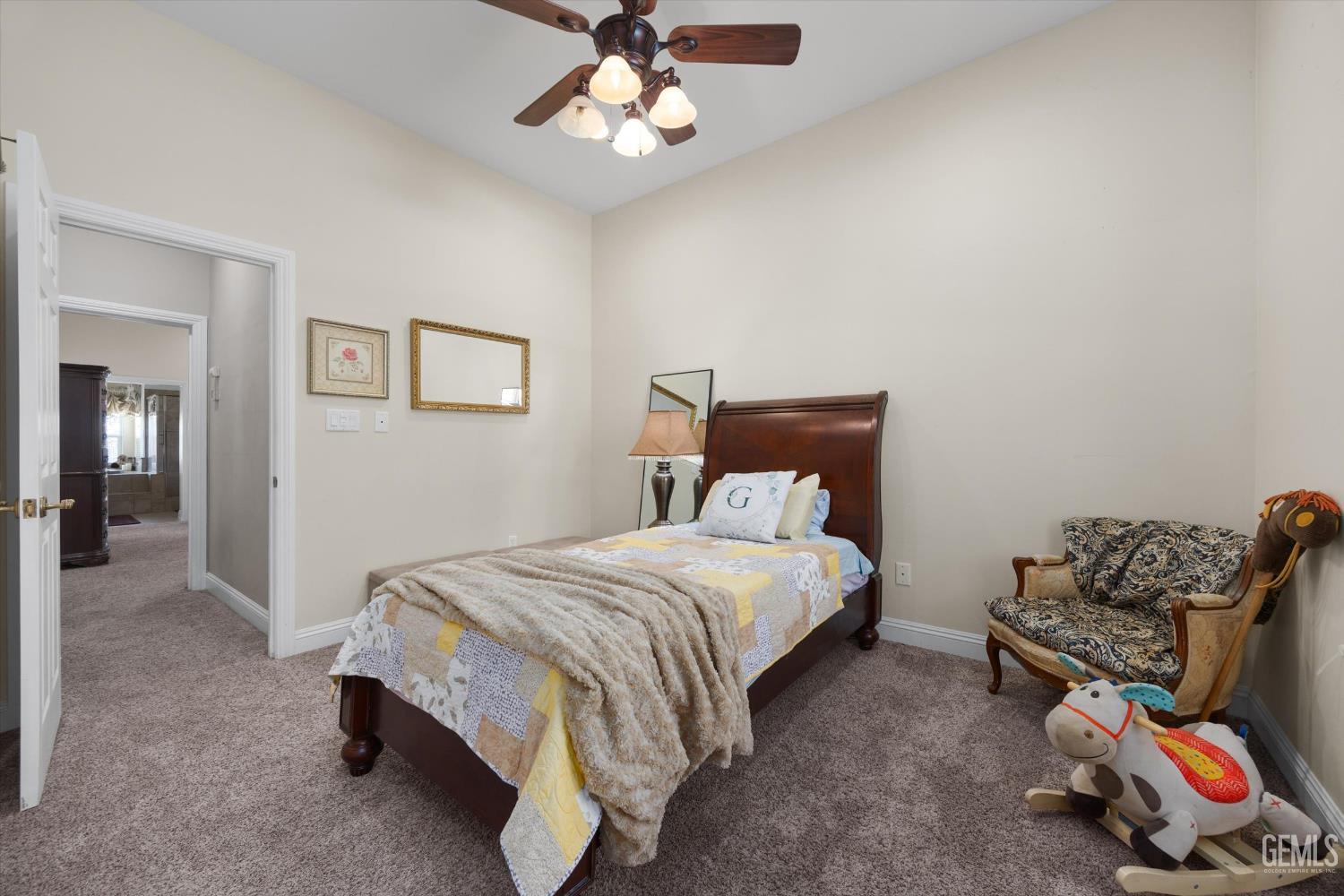 15112 Sunnybank Avenue