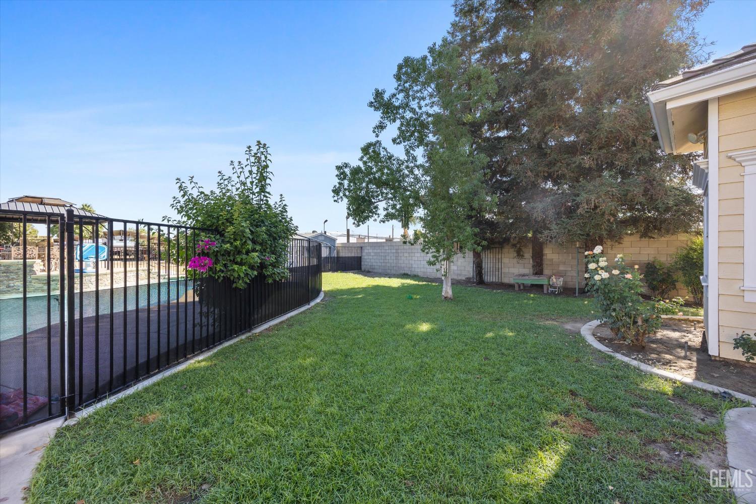 15112 Sunnybank Avenue