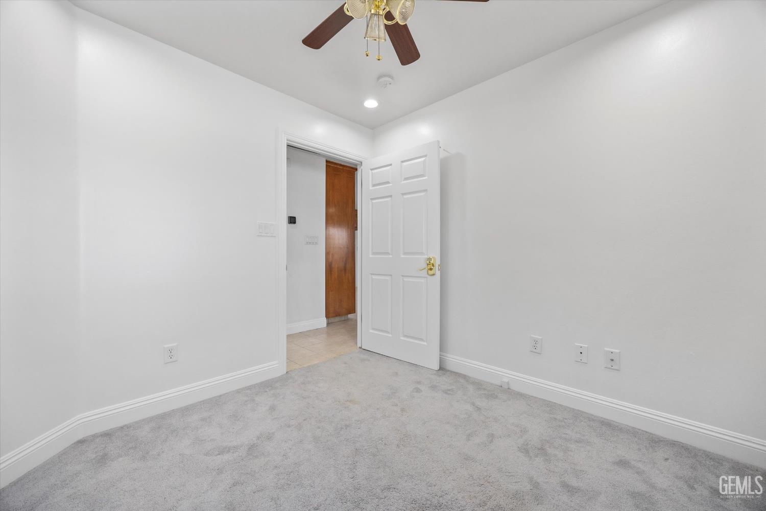 15112 Sunnybank Avenue