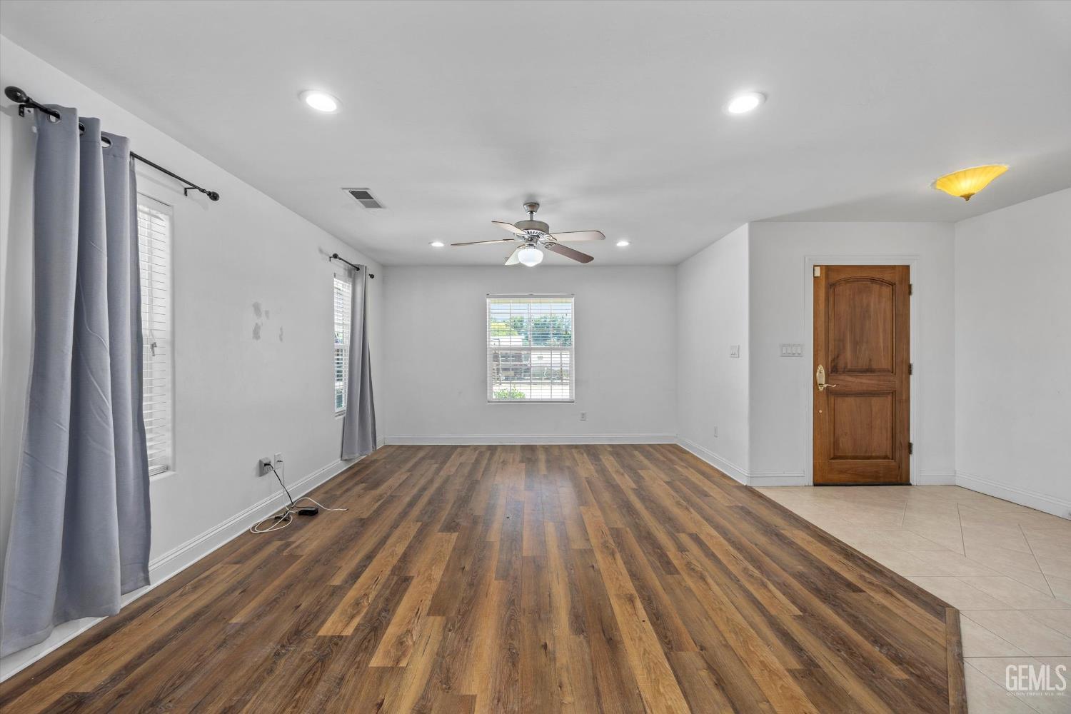 15112 Sunnybank Avenue