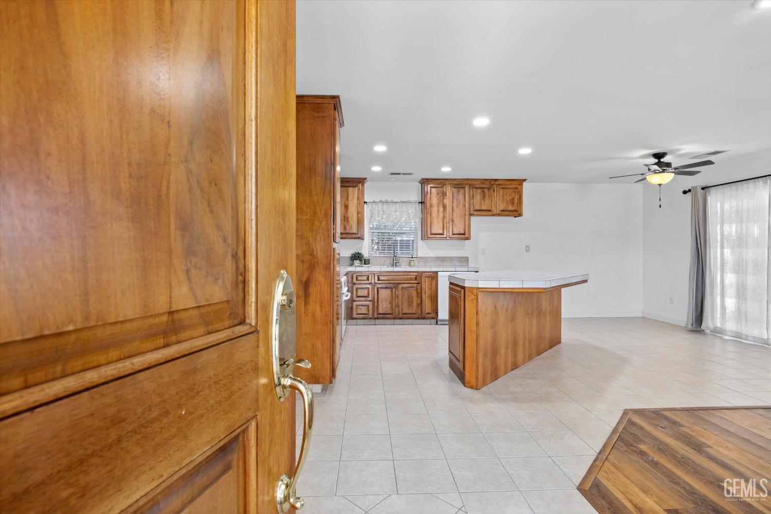 15112 Sunnybank Avenue