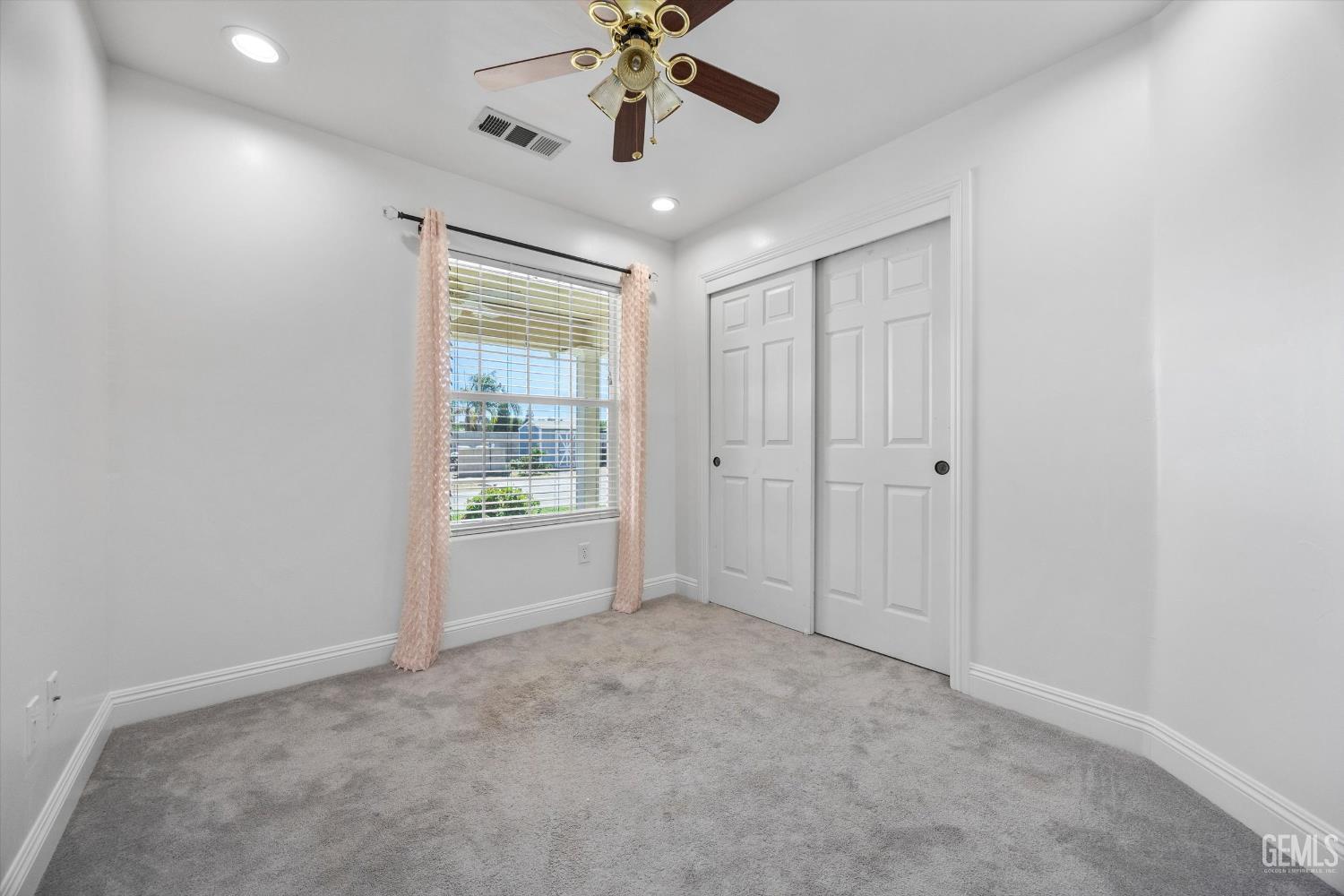 15112 Sunnybank Avenue