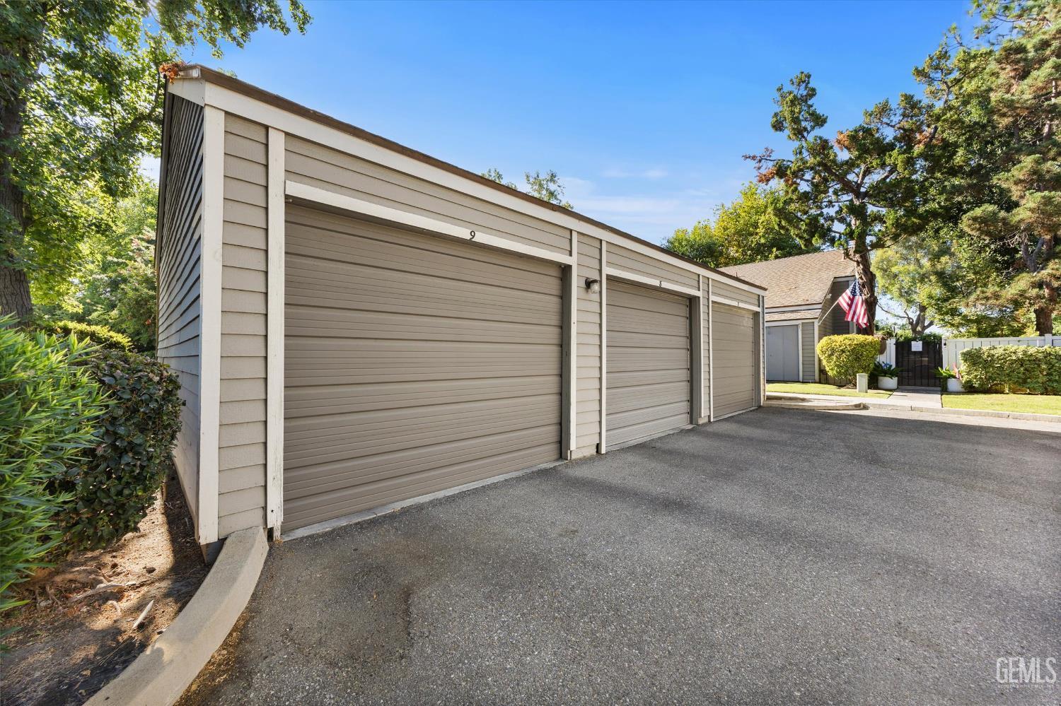 8000 Kroll Way Unit: 9