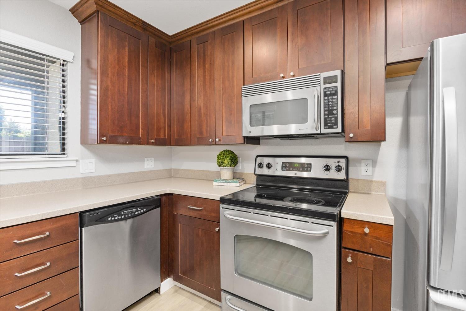 8000 Kroll Way Unit: 9