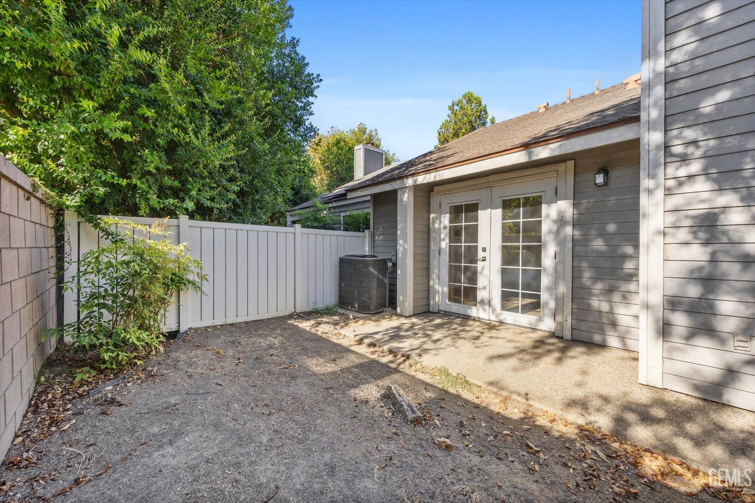 8000 Kroll Way Unit: 9