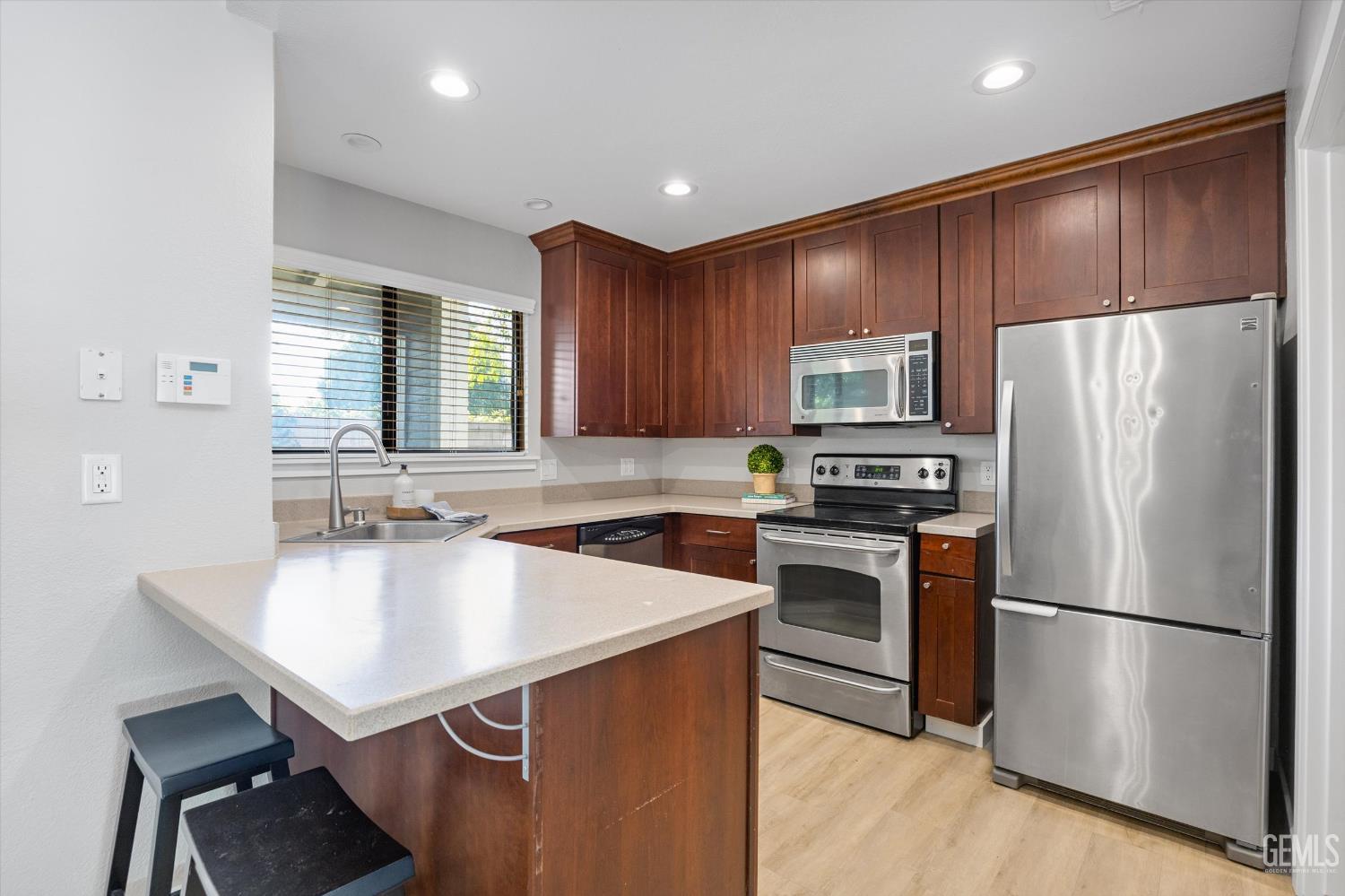 8000 Kroll Way Unit: 9